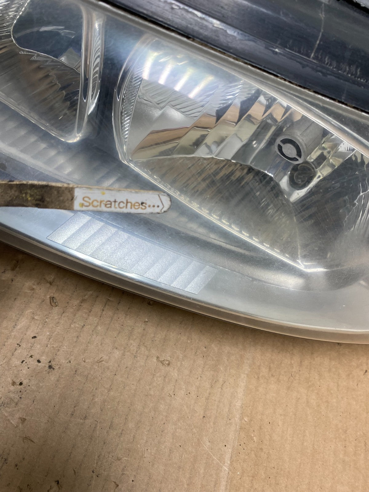 2005 to 2007 Volvo XC70 V70 Left Halogen Driver Side Headlight AI8819 DW3