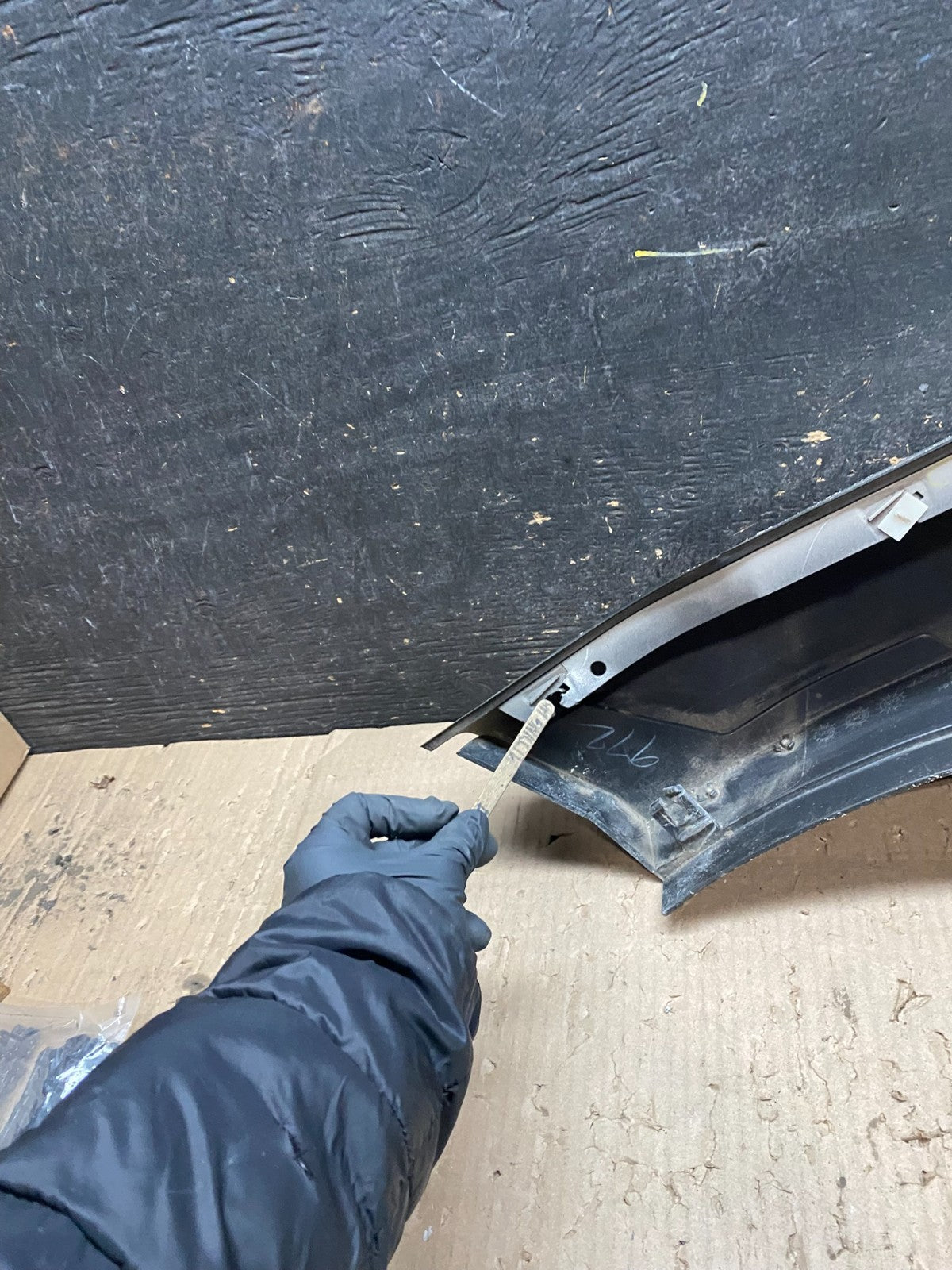 2006 to 2010 Hummer H3 Rear Right Flare Door Molding Trim X8144 DG13