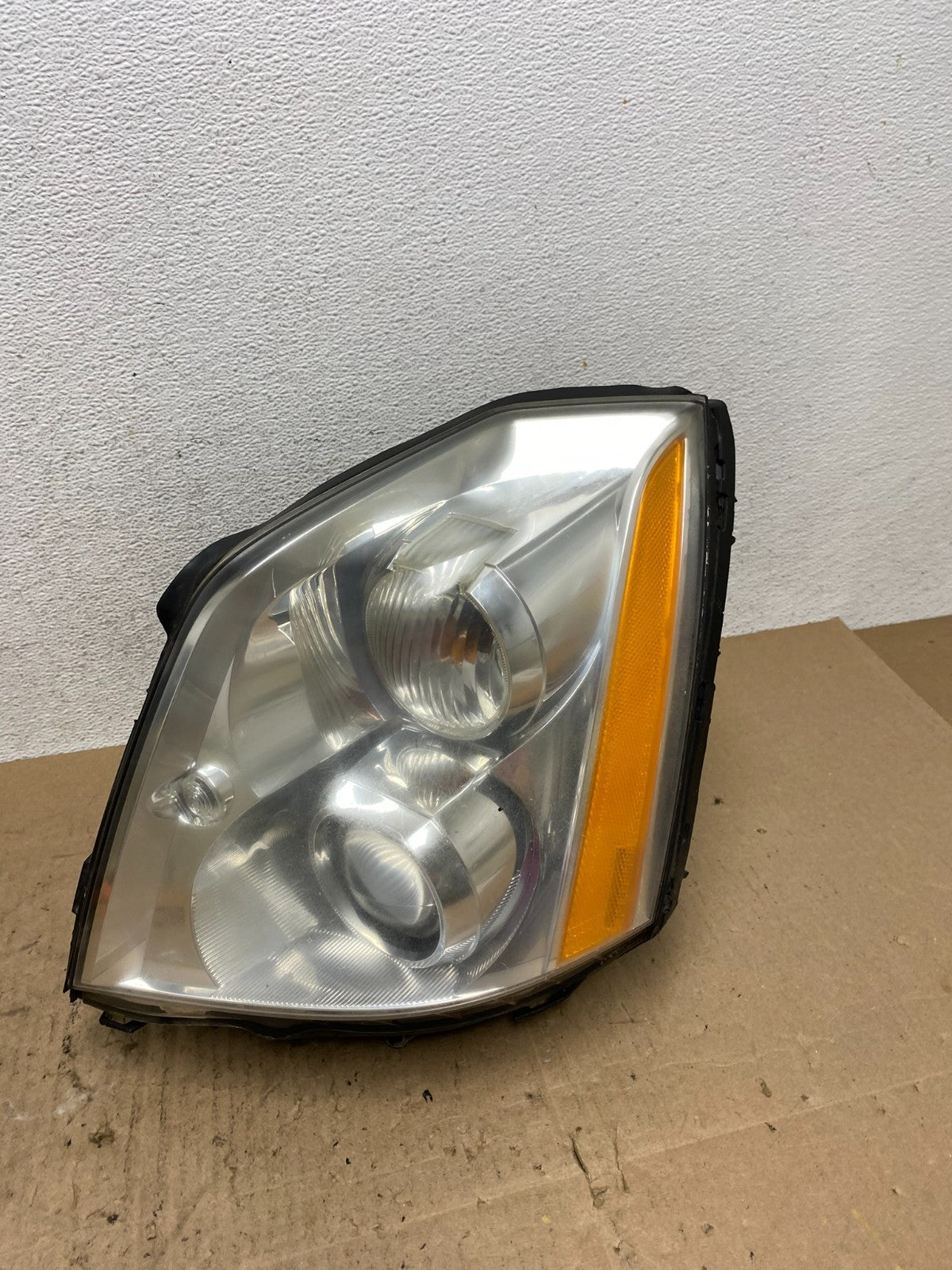 2006 to 2011 Cadillac DTS Left Driver Lh Xenon Hid Headlight AE6501 DW0