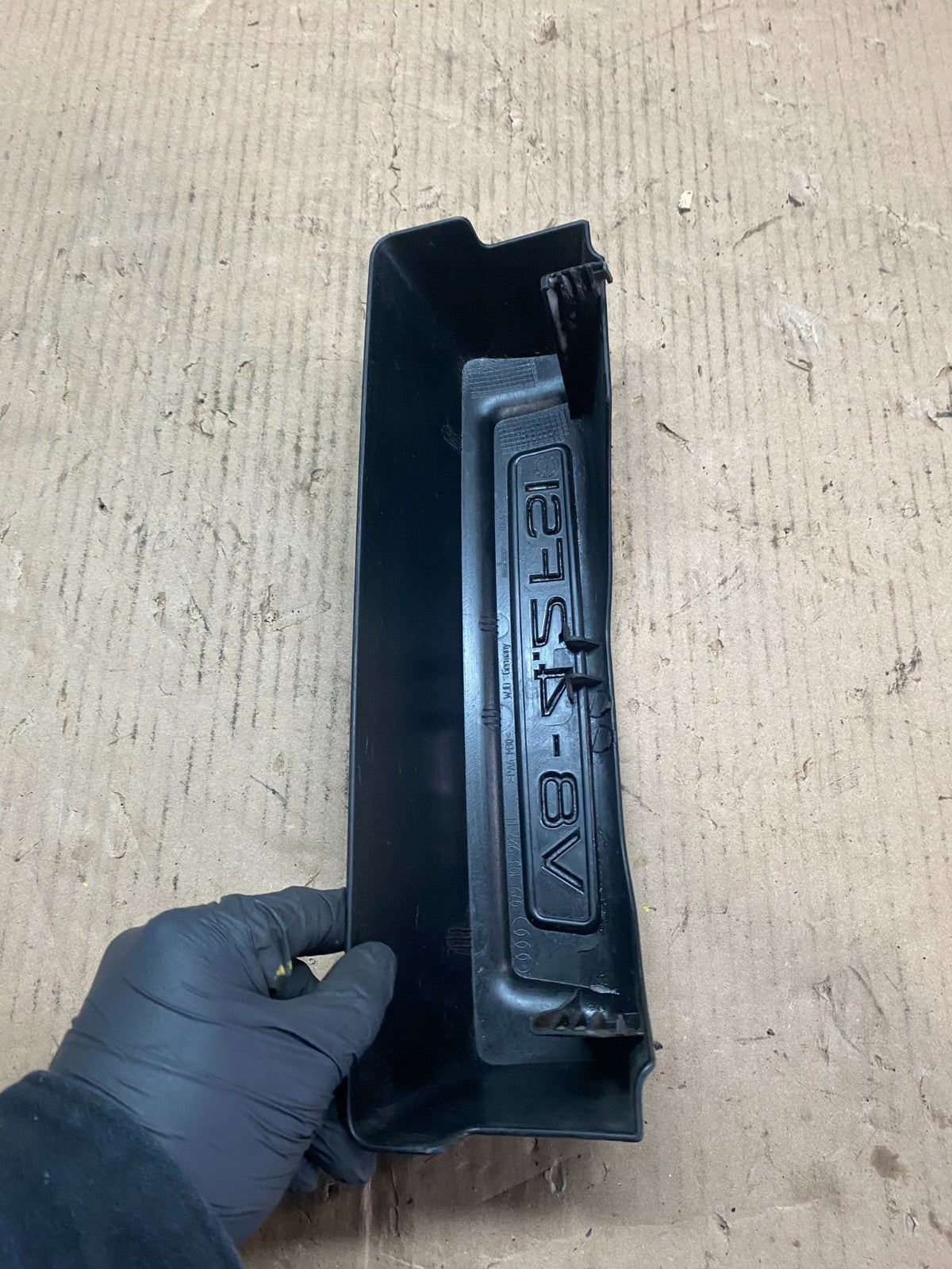 2007 2008 2009 Audi A8 4.2L FSI Engine Motor Cover V3928 DG7