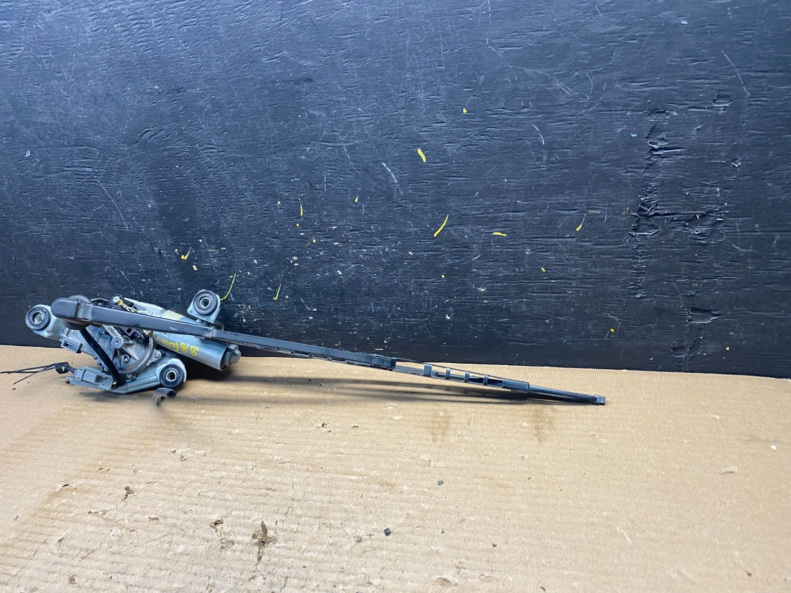 2010 to 2012 Land Range Rover Rear Glass Windshield Wiper Motor OEM S3188 DG1