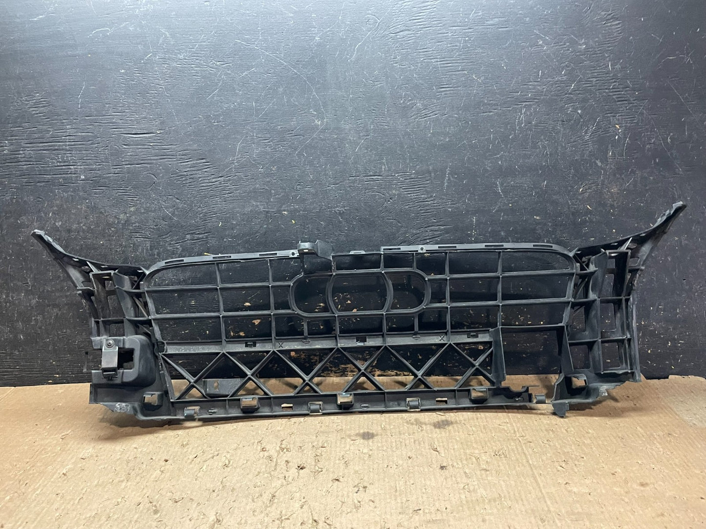 2007 2008 2009 Audi Q7 Front Bumper Cover Grill Support Reinforcement z5562 DG4