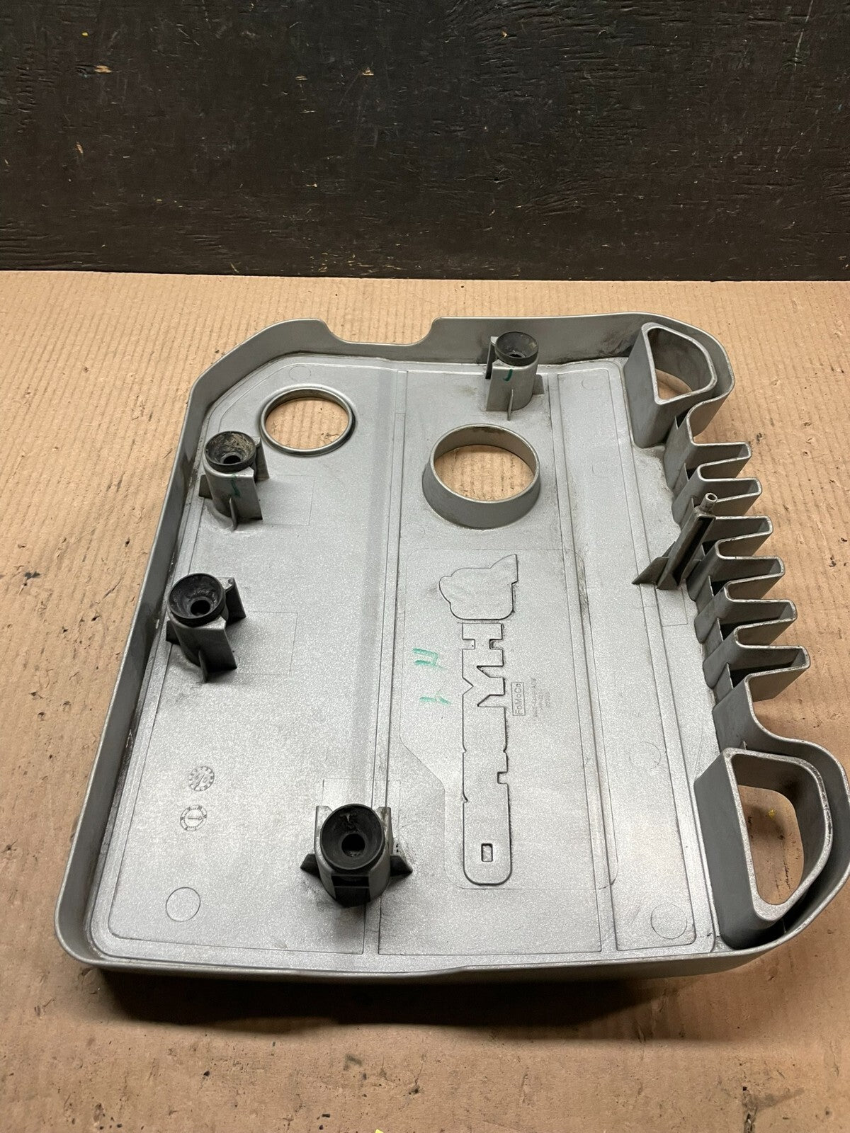 2009 to 2012 Ford Escape Engine Cover 9m6e-6a949-adw J3593 PS7