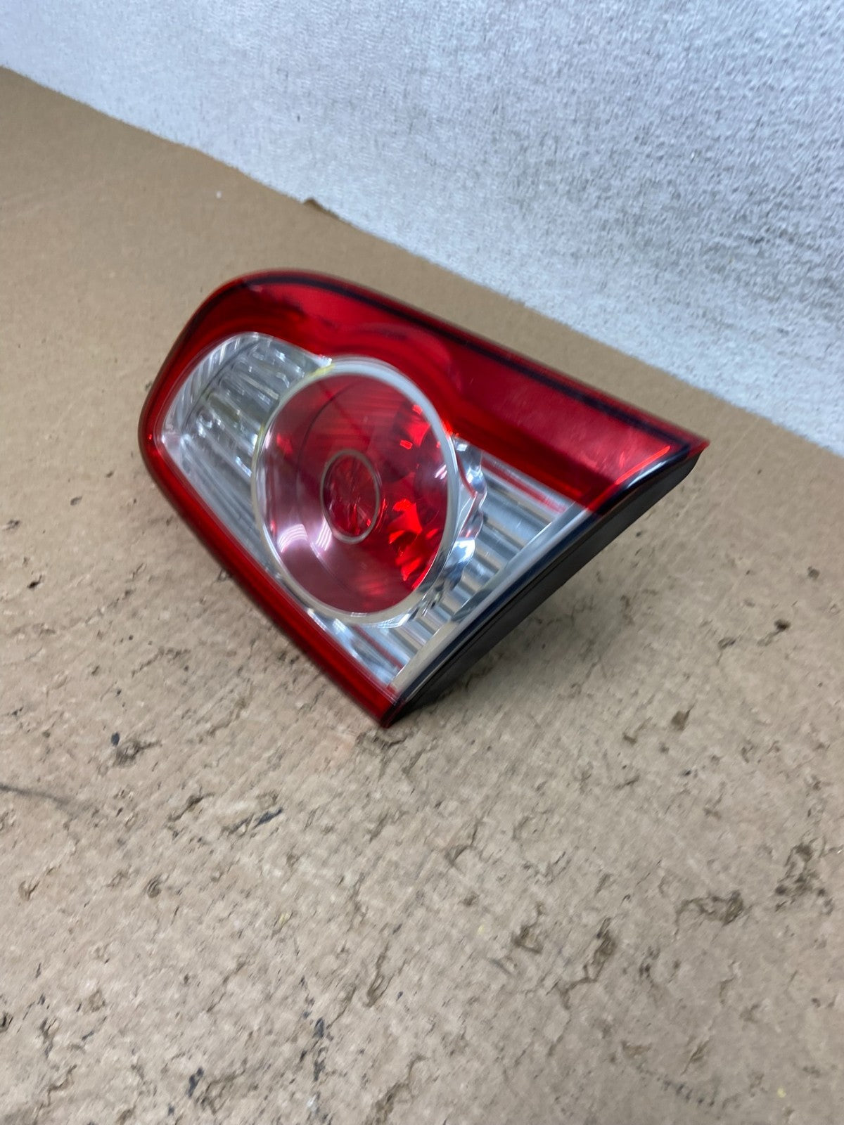 2010 2011 2012 Hyundai Santa Fe Right Passenger RH Tail Light Inner AF83681