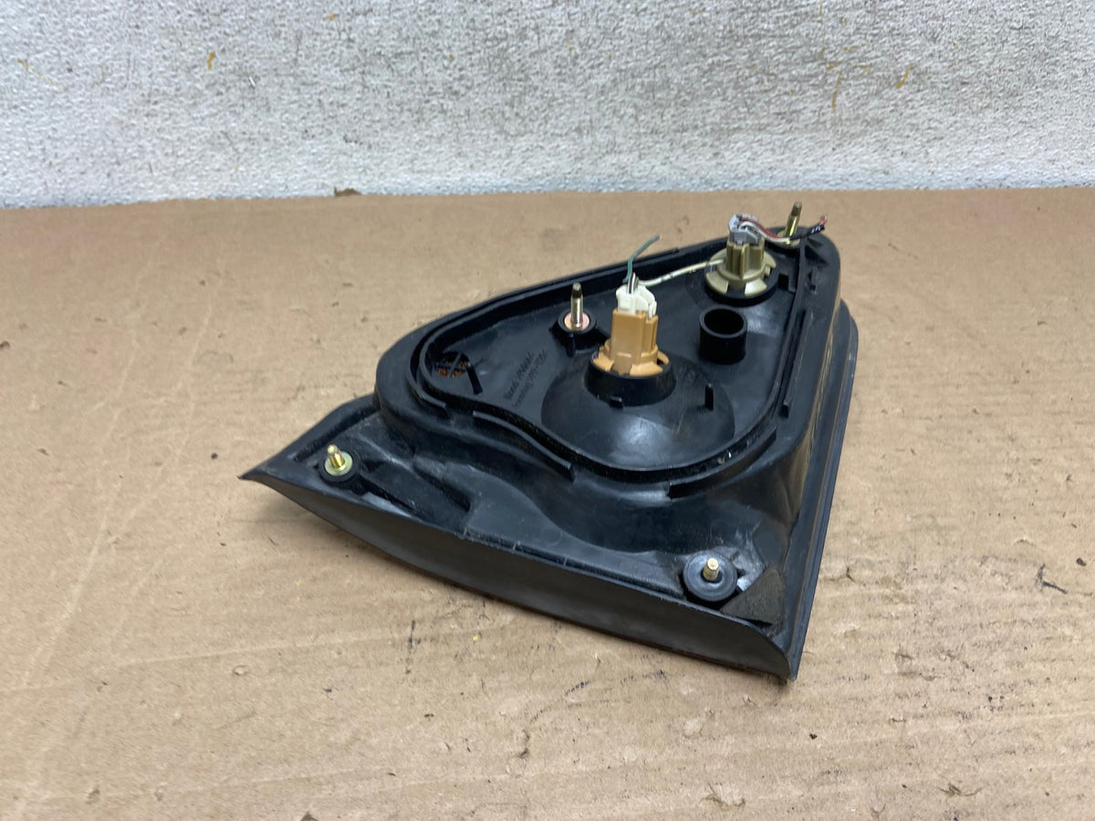 1999 - 2001 Lexus RX300 Right Passenger Side Rear Inner Tail Light AI0882 LK5