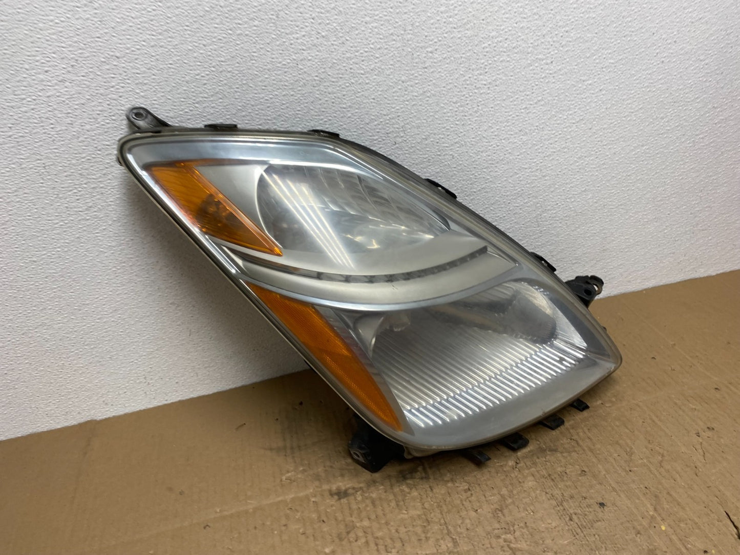 2006 - 2009 Toyota Prius Right Passenger Rh Side Headlight Halogen AB8489 DW2