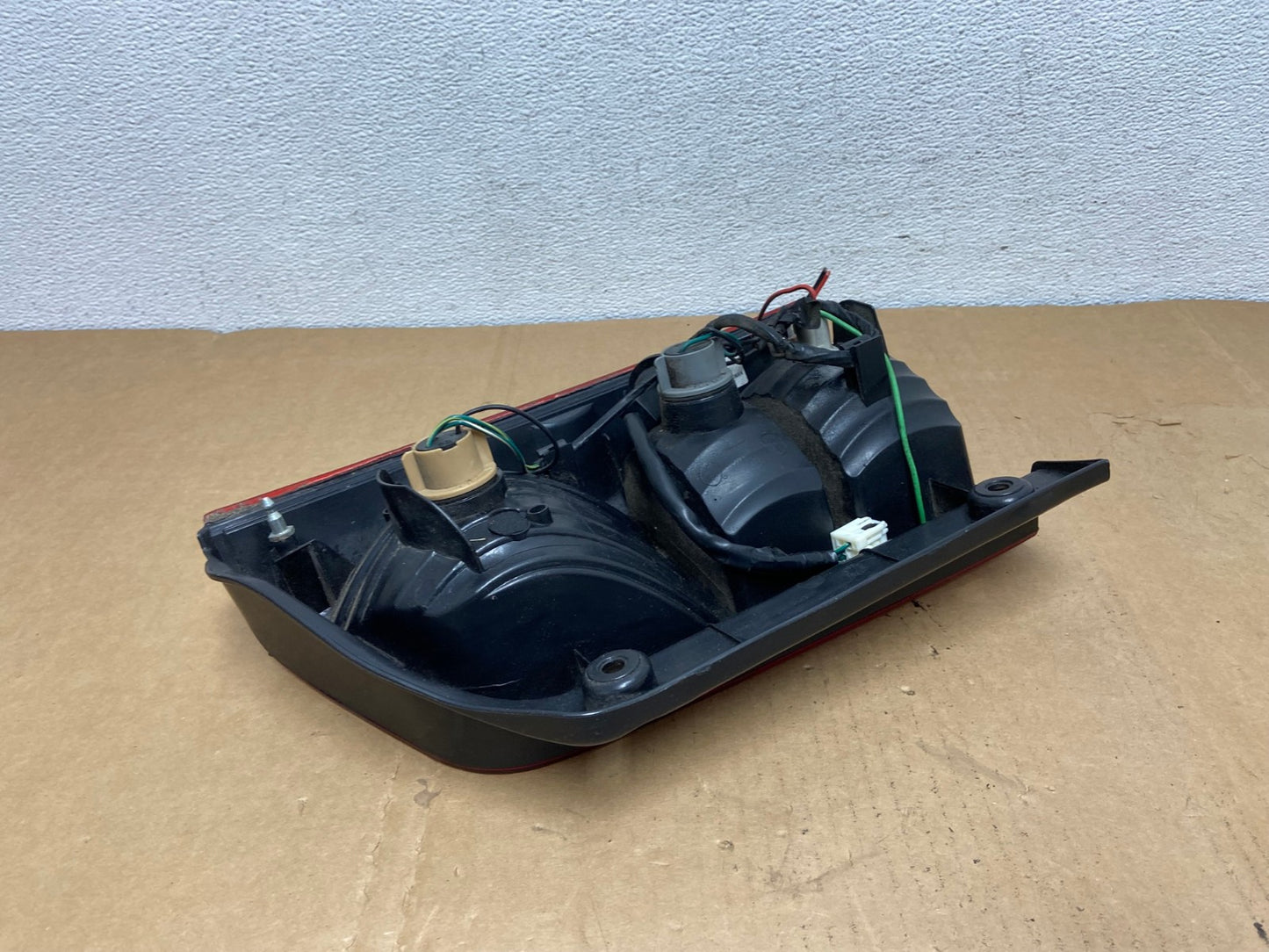 2005 to 2012 Nissan Pathfinder Tail light Left Driver Lh Side AC8429 LK4