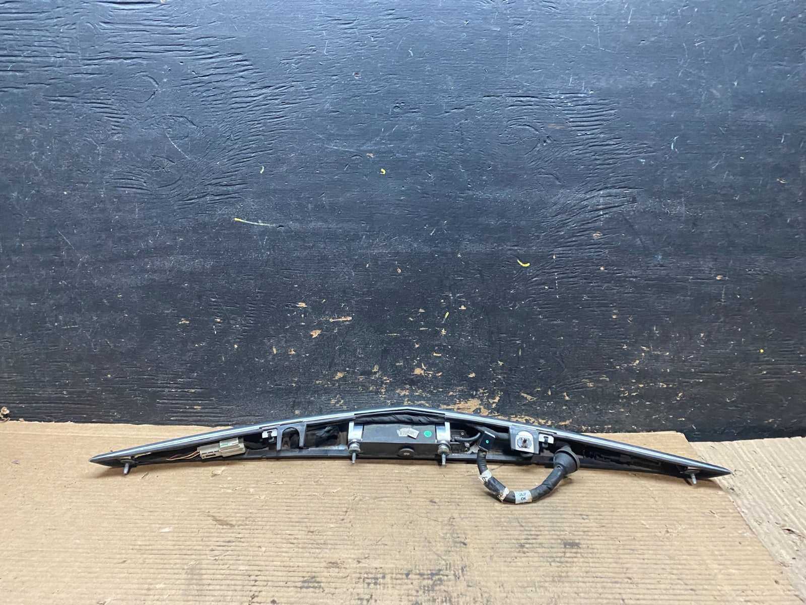 2013-2017 Cadillac XTS Trunk LID Handle Chrome Spoiler With Camera OEM V9485 DG4