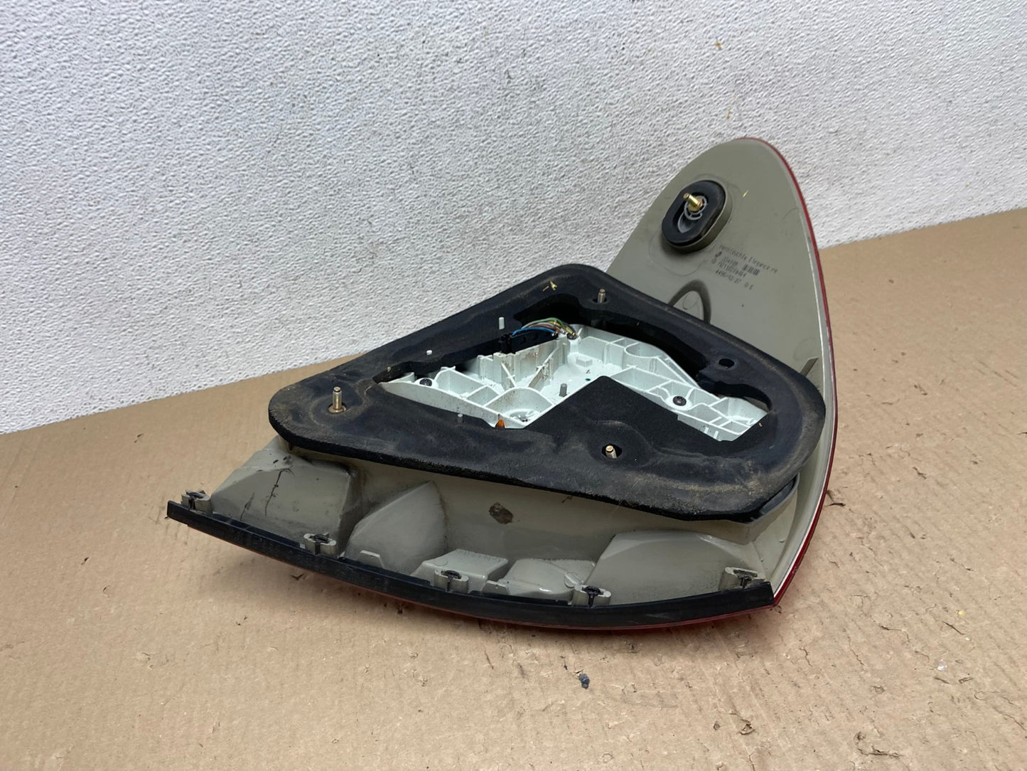 No Led 2003-2006 Mercedes E Class Sedan Right Passenger Tail Light AE9790 LK7
