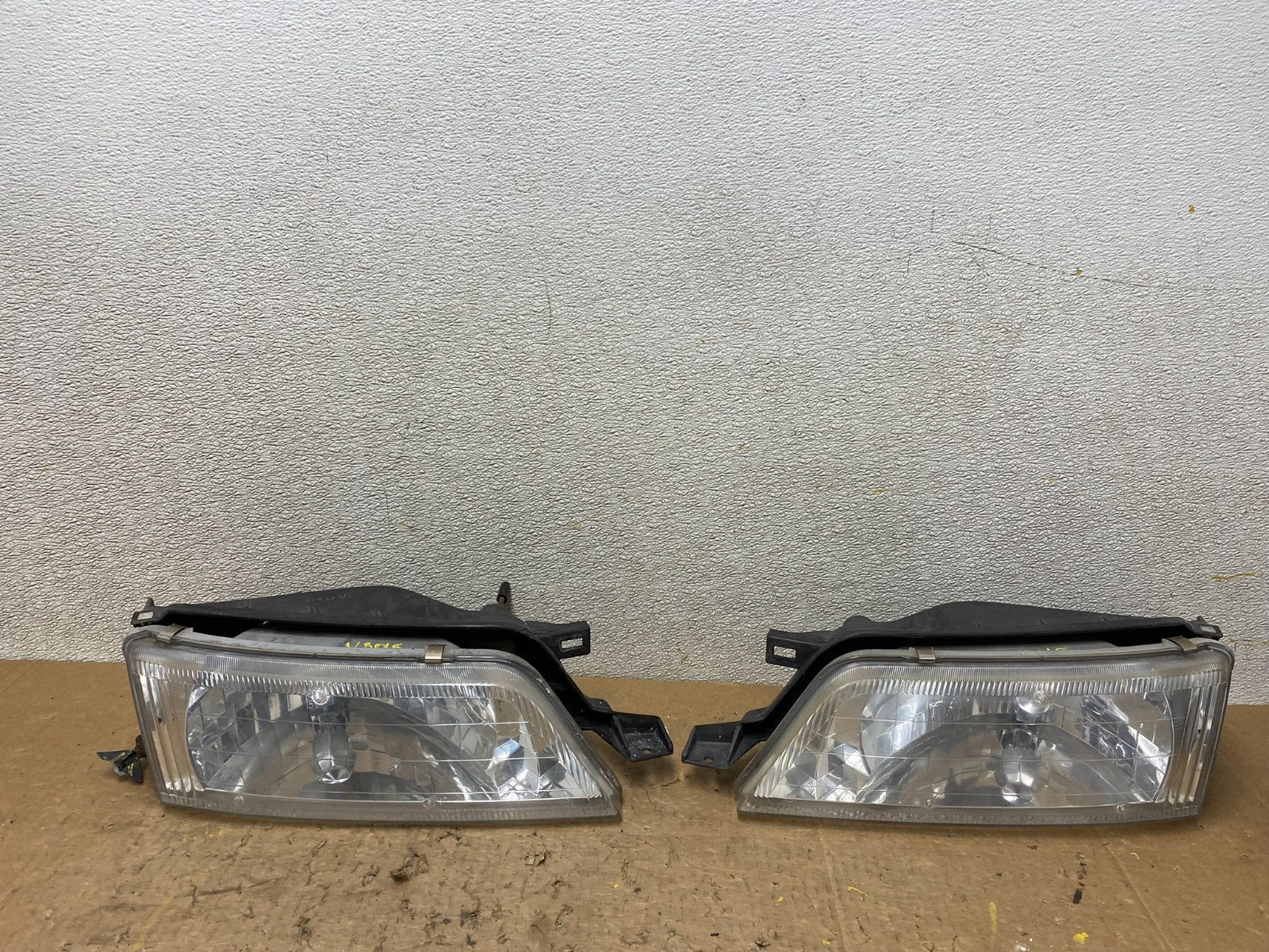 1997 to 1999 Nissan Maxima Left+Right Headlights Halogen OEM V8018 DW0