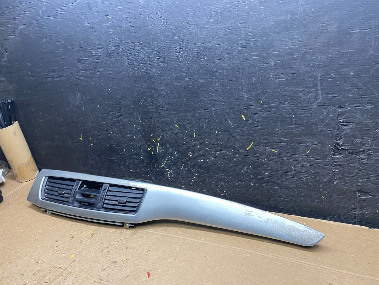 2003-2006 Mitsubishi Lancer Center Dash Air Vent Trim Panel OEM w9681 DG2