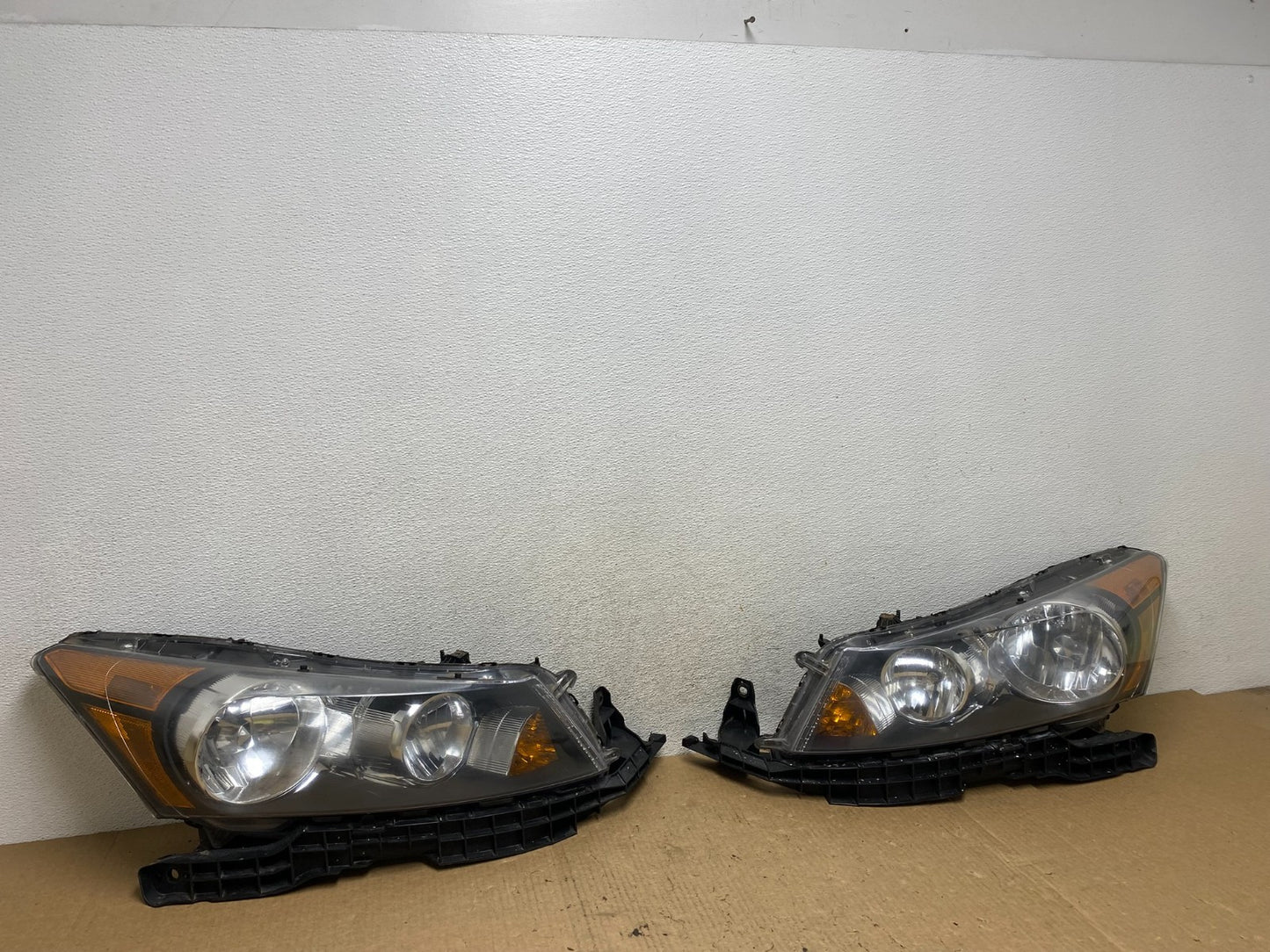2008 to 2012 Honda Accord Sedan Left+Right Set Halogen Headlights AF9865 DW2