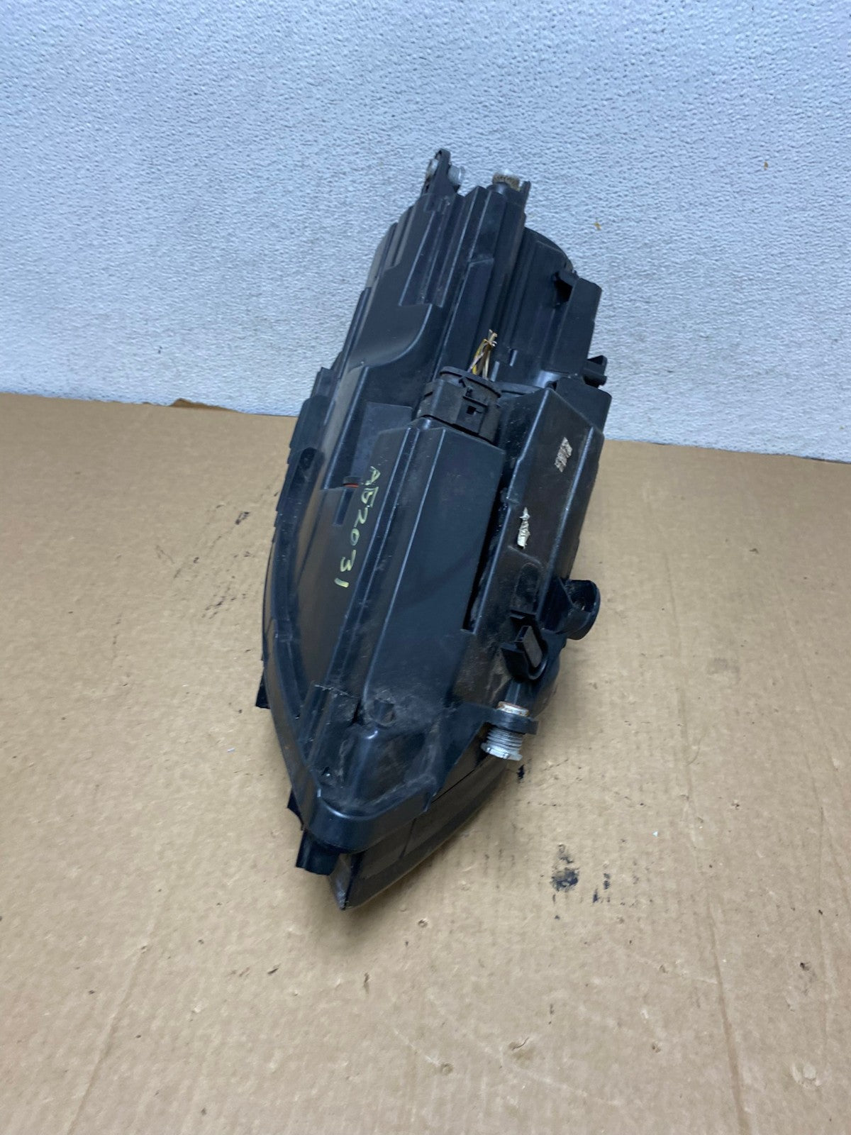 2011 to 2014 Volkswagen Jetta Left Driver LH Headlight Halogen AG2031 LK6