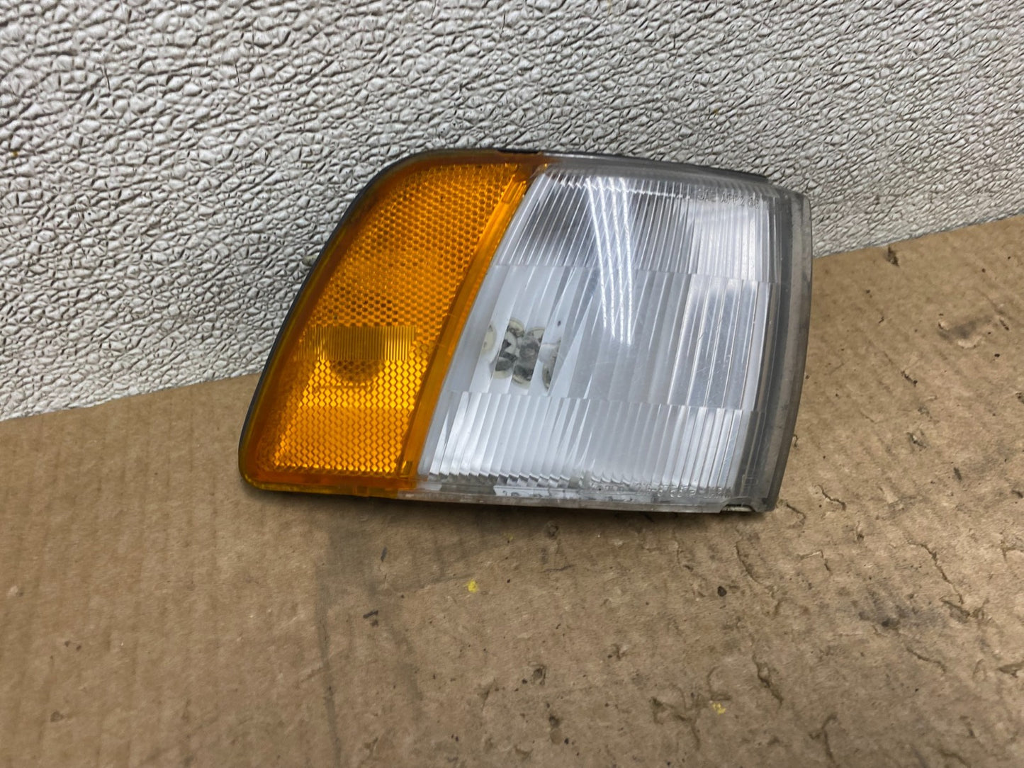 1989 to 1994 Mitsubishi Galant front corner light Right W7950 PS0