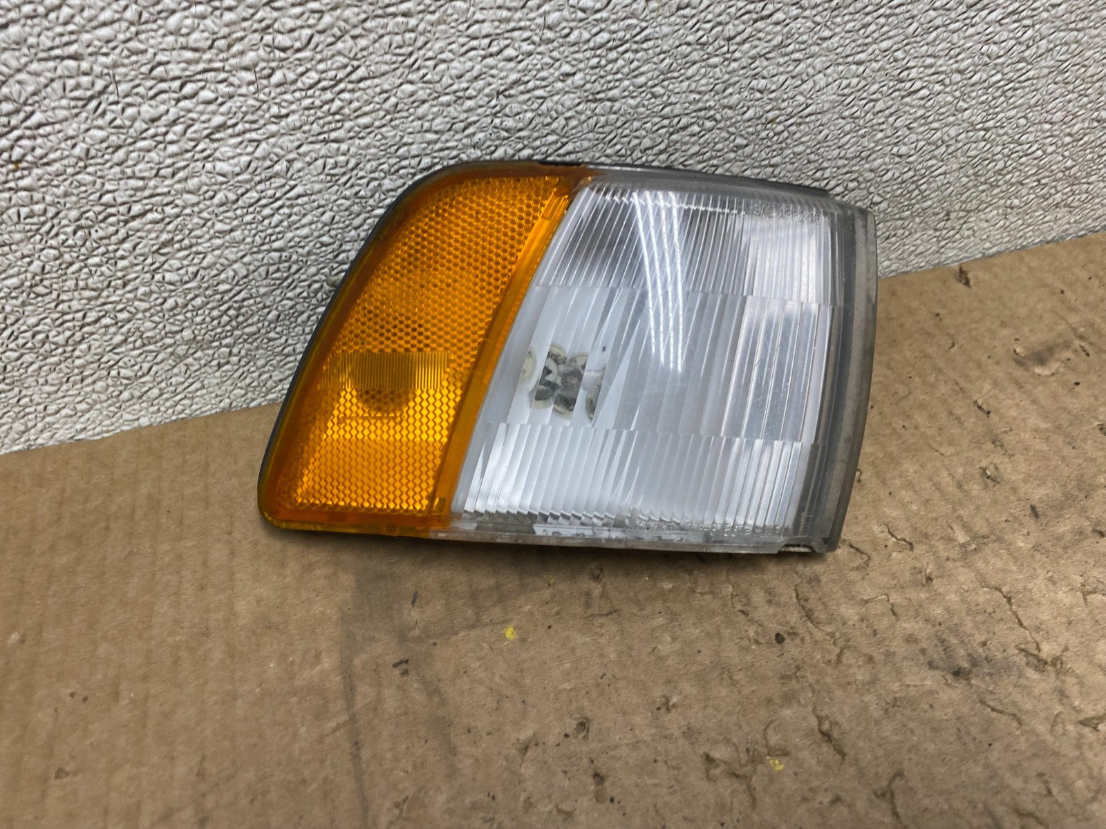 1989 to 1994 Mitsubishi Galant front corner light Right W7950 PS0