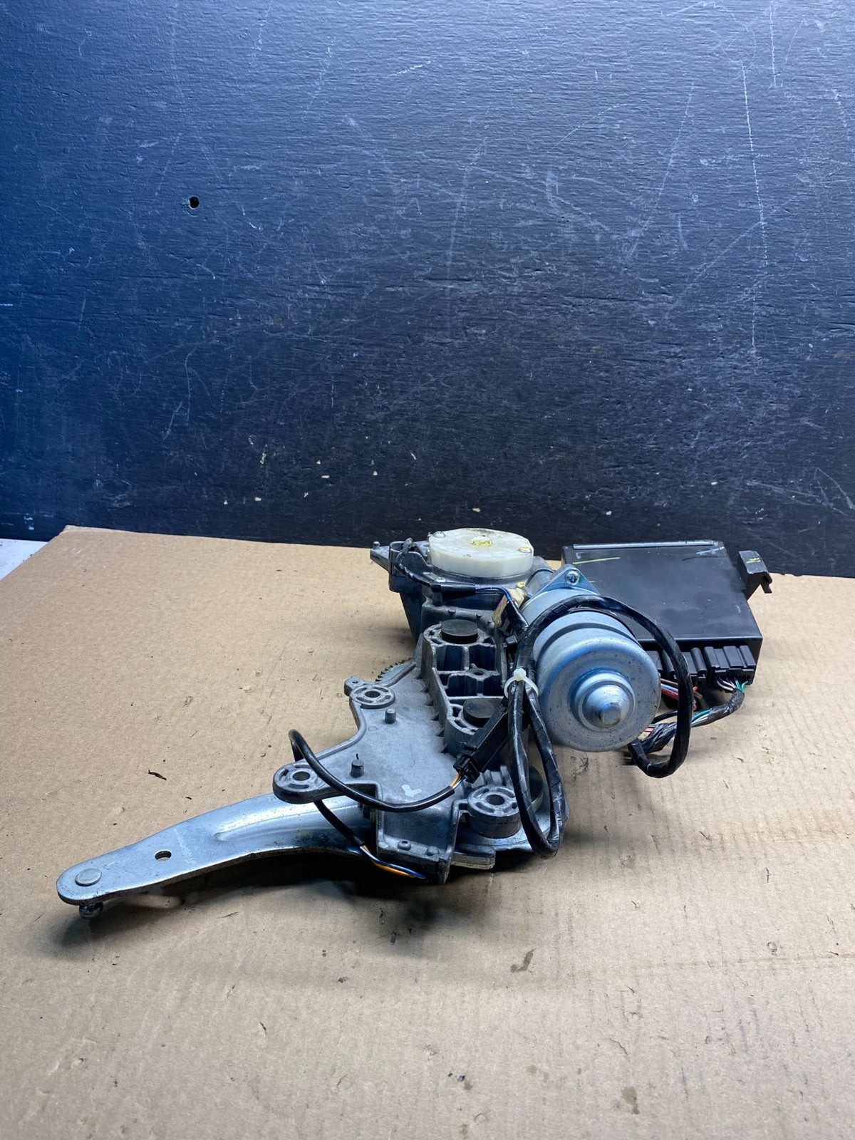 2009-2012 GMC Acadia Power Motor Liftgate Tailgate Control Module AH4647 DG2