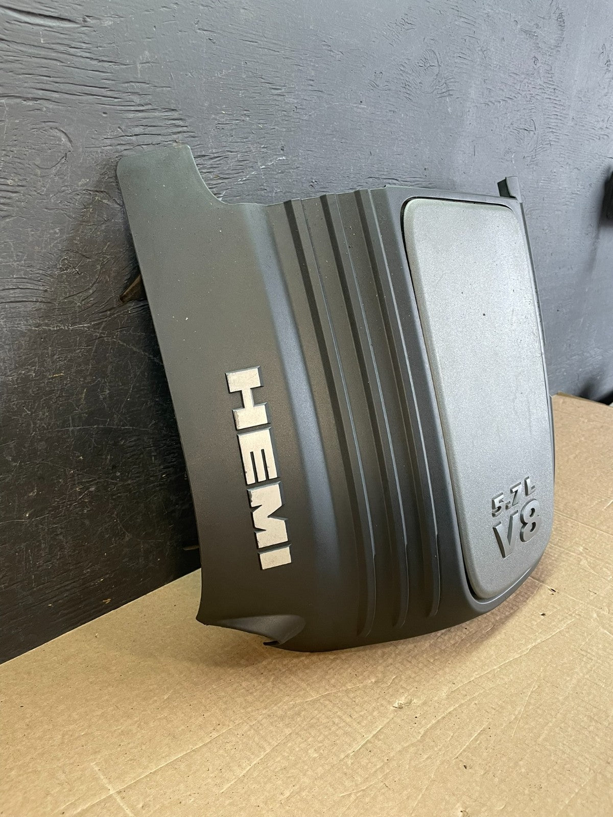 2005 to 2010 Jeep Grand Cherokee 5.7L Hemi Engine Cover Plastic Shield AF5310 DG2