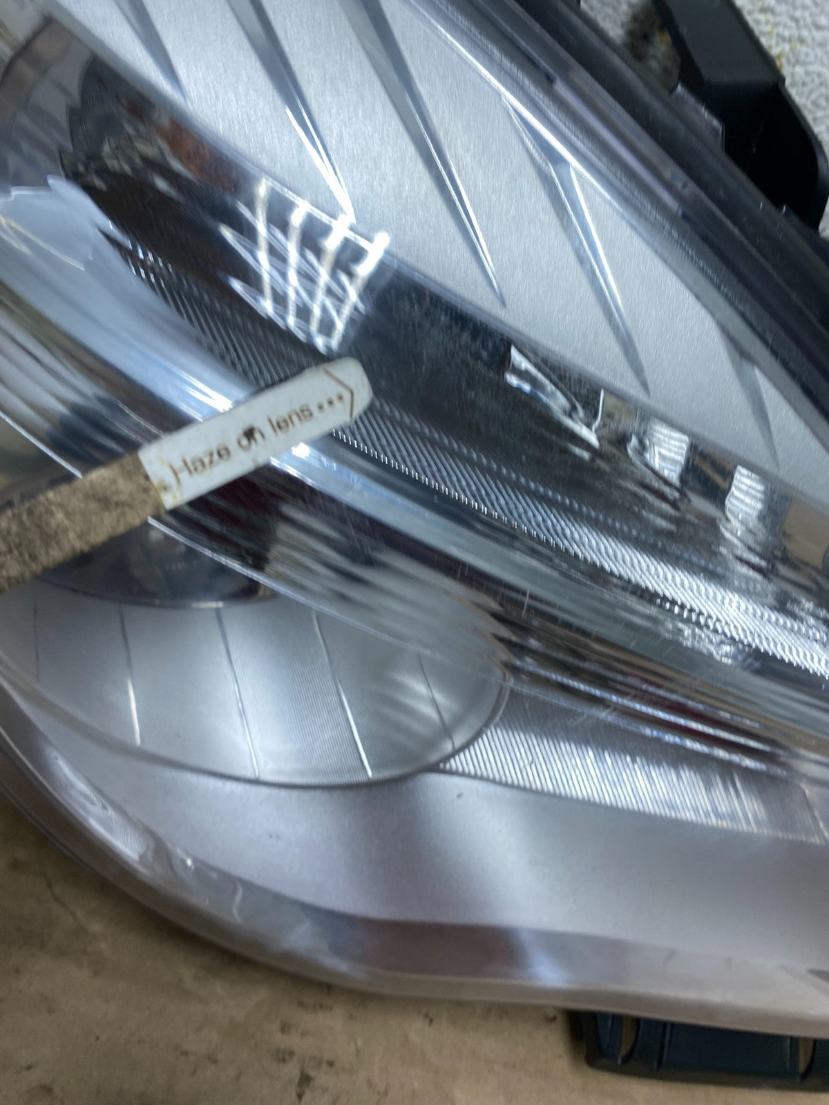 2010 - 2015 Chevrolet Equinox Halogen Headlight Right Passenger Side AH9438 DW4