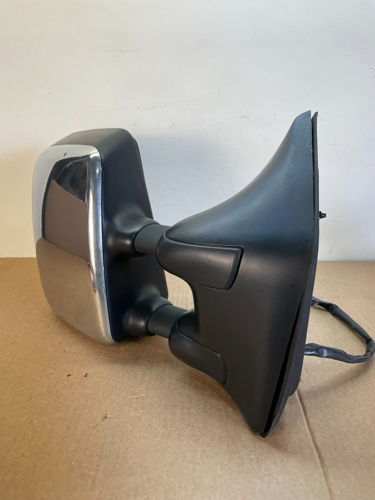 2004 to 2015 Nissan Titan SE Right Passenger View Door Mirror AH6184 DW1