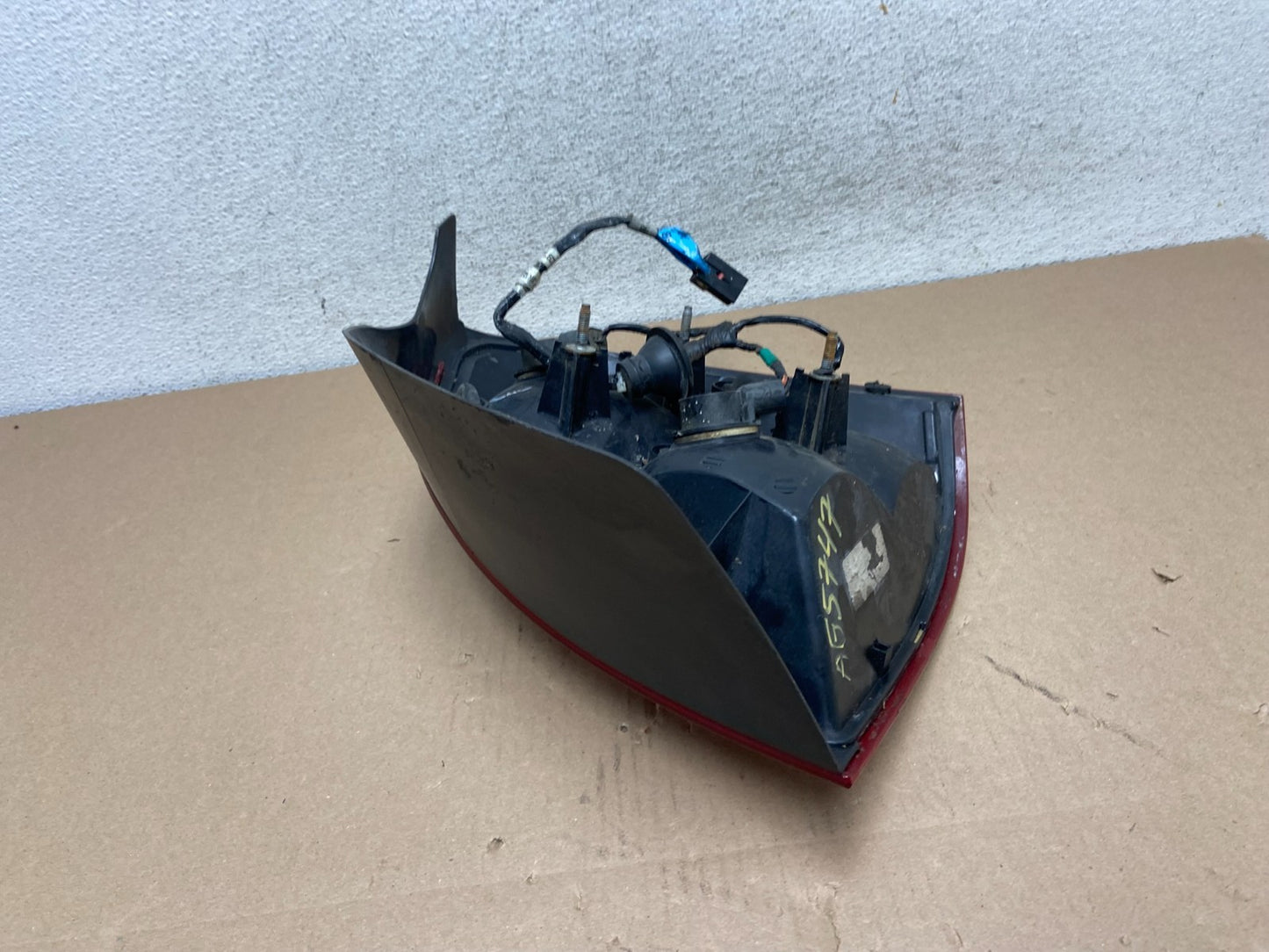 1998 to 2002 Lincoln Town Car Left Driver Lh Tail Light AG5747 DW5