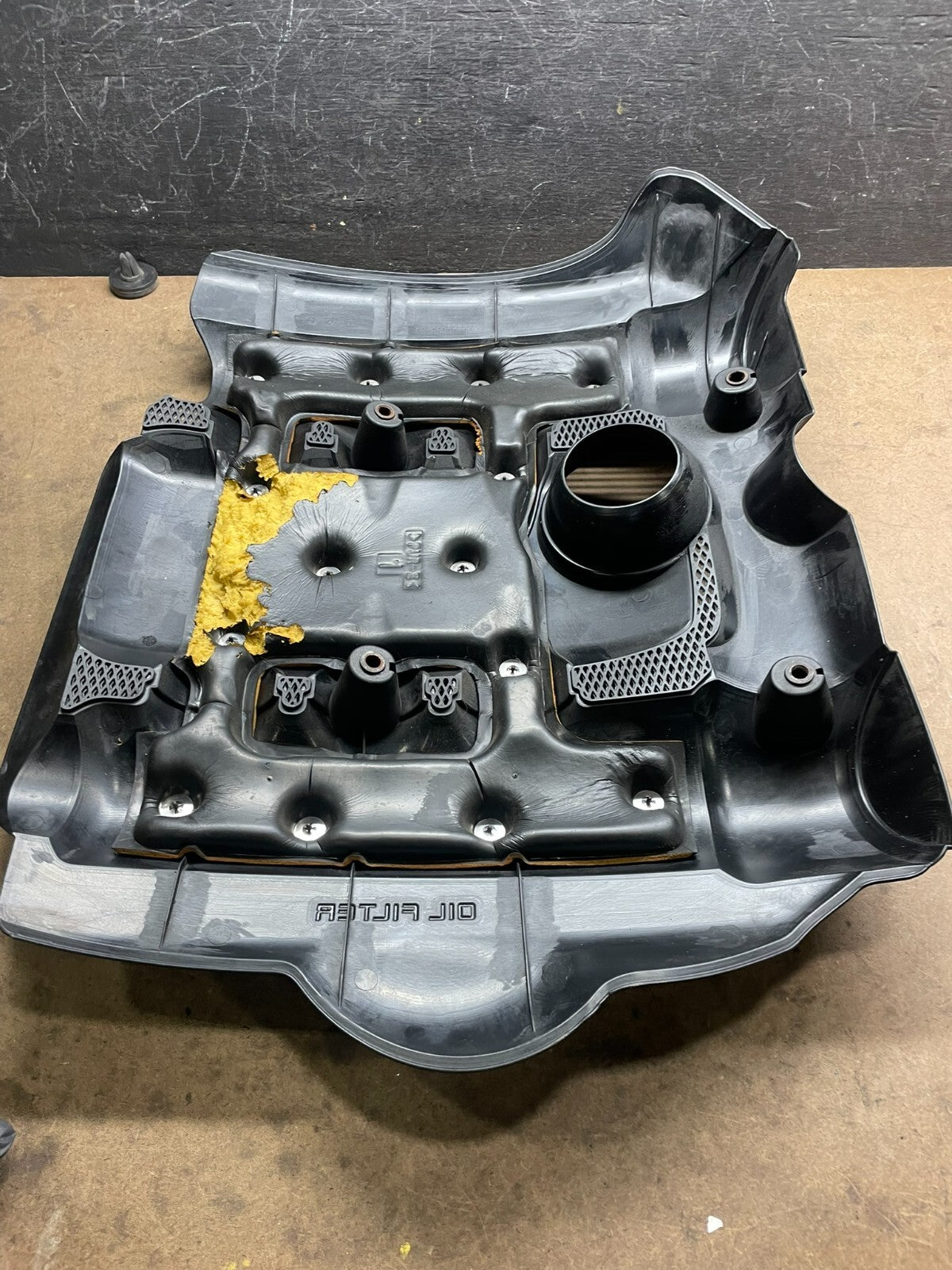 2006 to 2008 Kia Sedona V6 3.8L Engine Motor Cover M5310 PS6