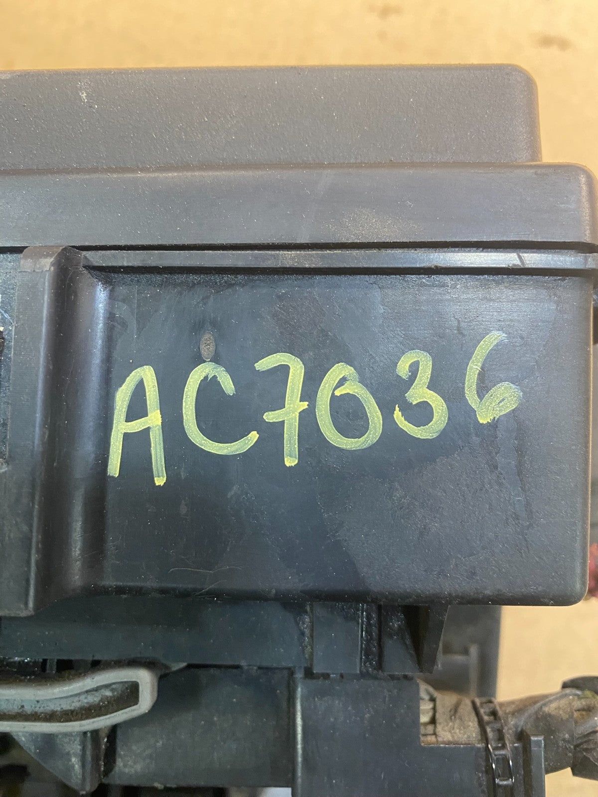 2006 Jeep Grand Cherokee Integrated Power Fuse Box Body Control Module AC7036 DG7