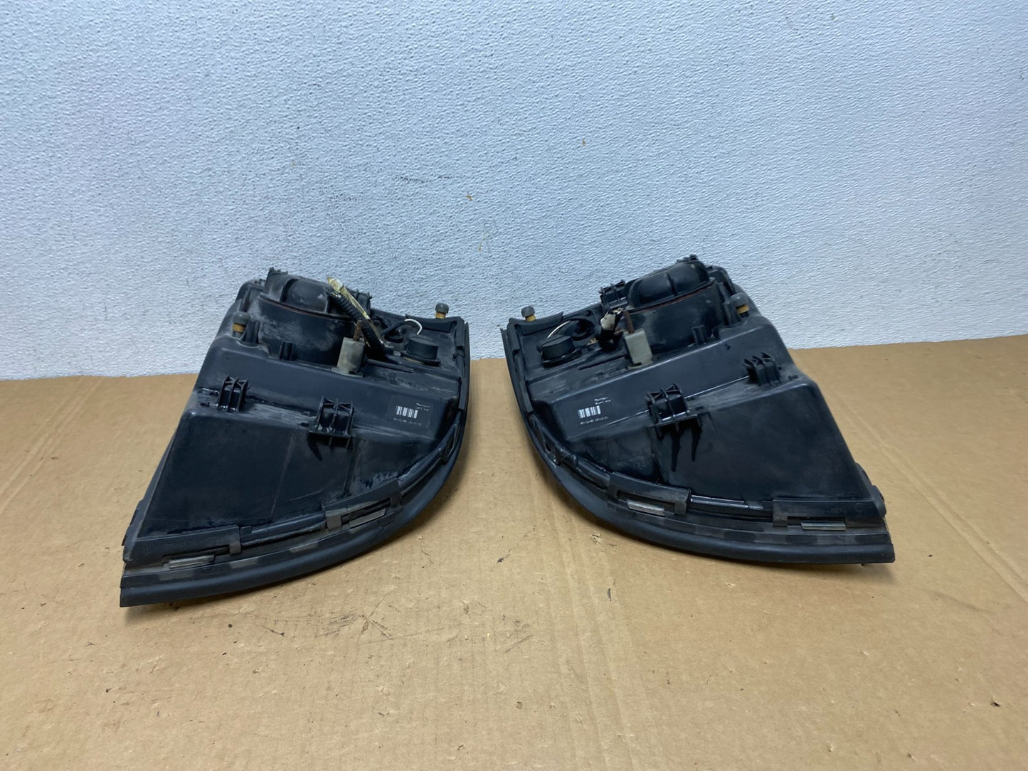 2002-2005 Mercury Mountaineer Left+Right Side Halogen Headlights AD2811 DW11