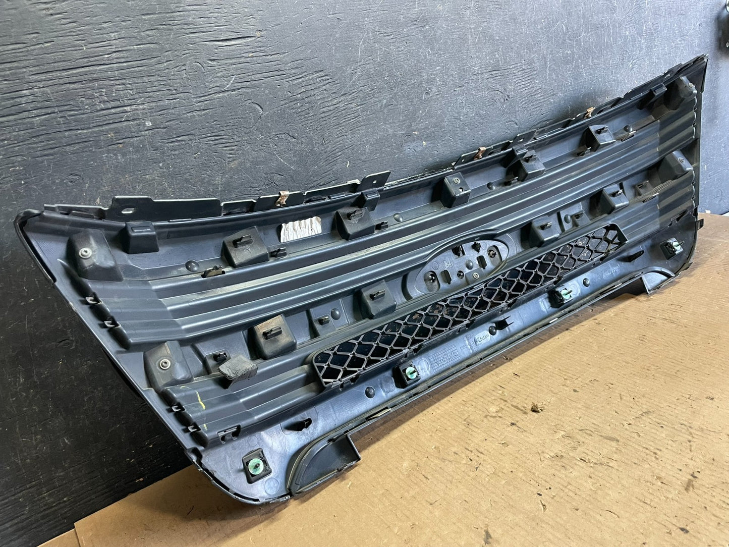 2011 to 2015 Ford Explorer Upper Front Grill Grille DB53-8200-BE Oem aa5915  DG8
