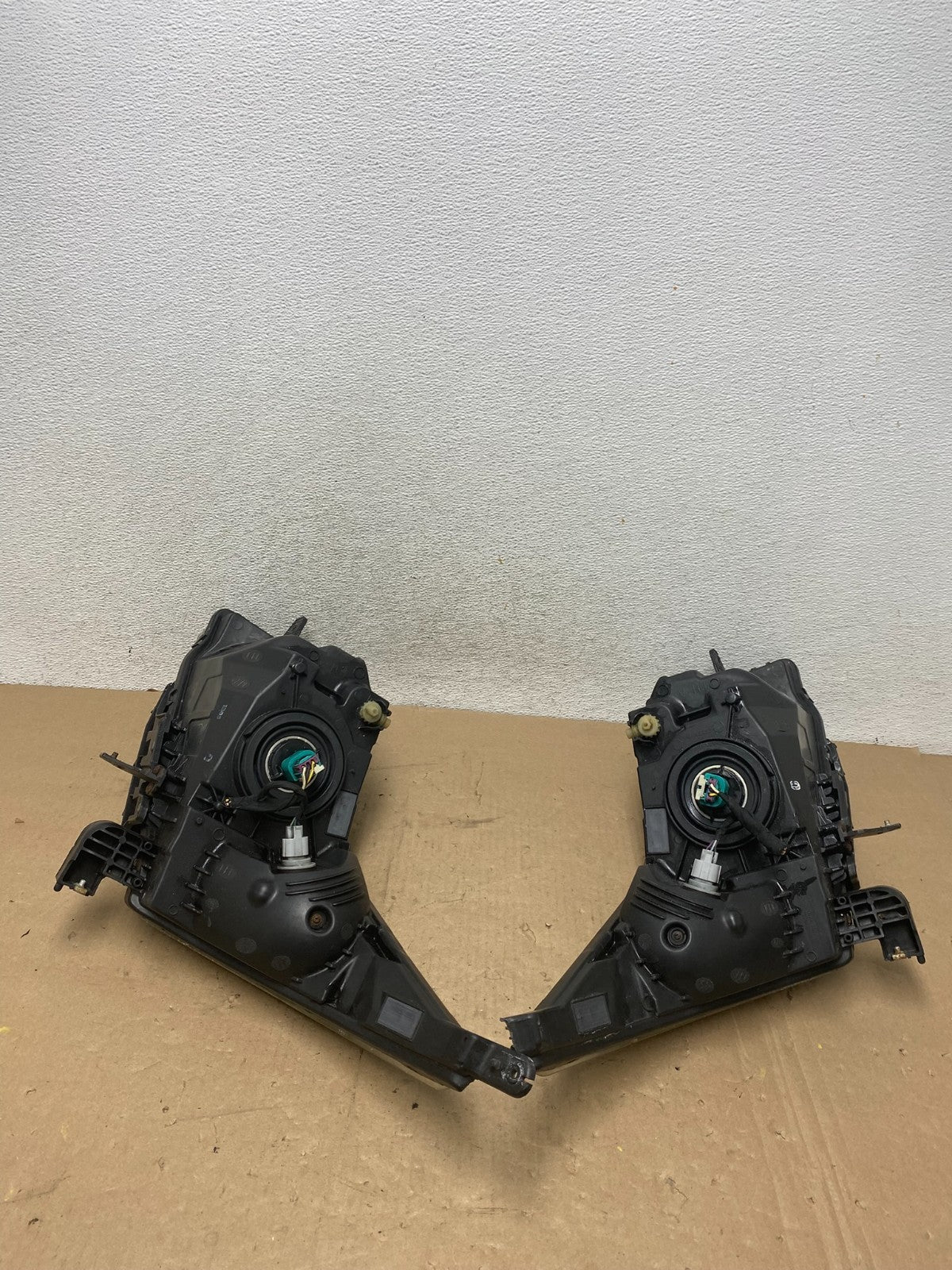 2011 to 2015 Chevrolet Cruze Halogen Left+Right Set Headlights AG4762 DW8