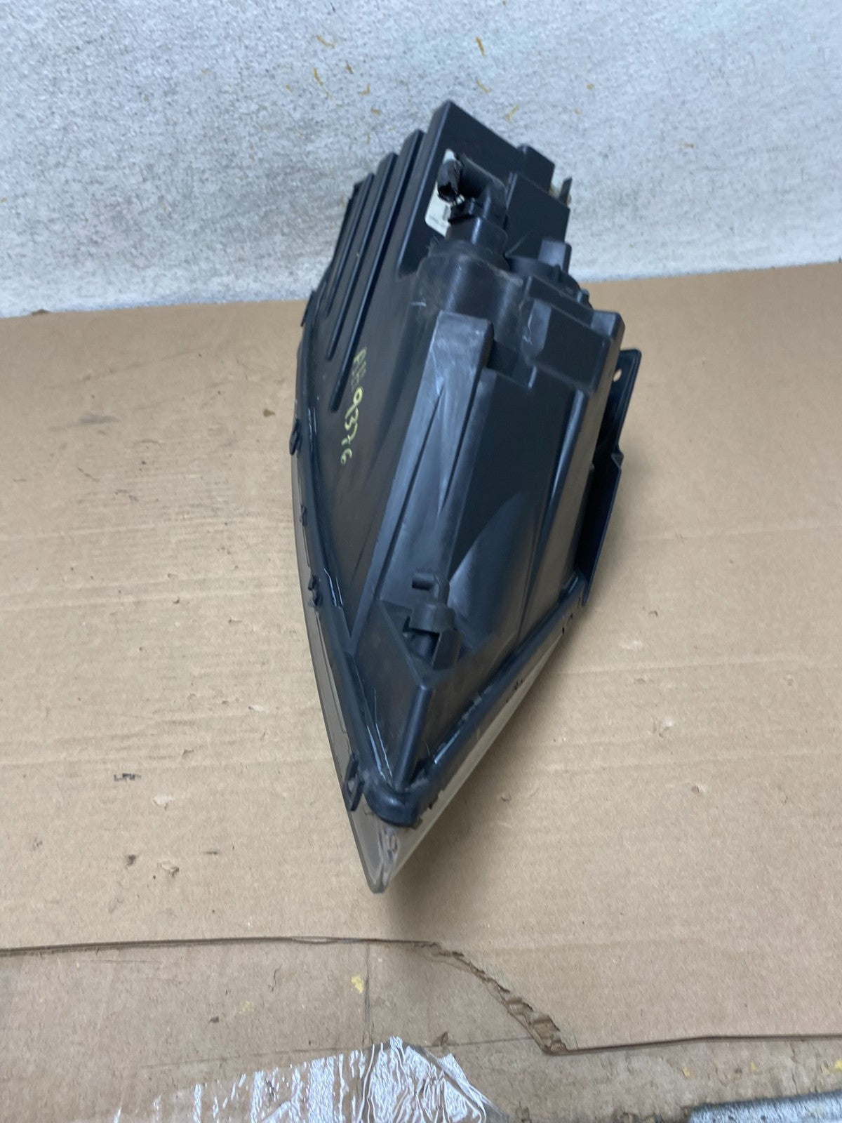 2011 to 2013 Kia Sorento Left Driver LH Side Headlight Halogen AH9376 DW6