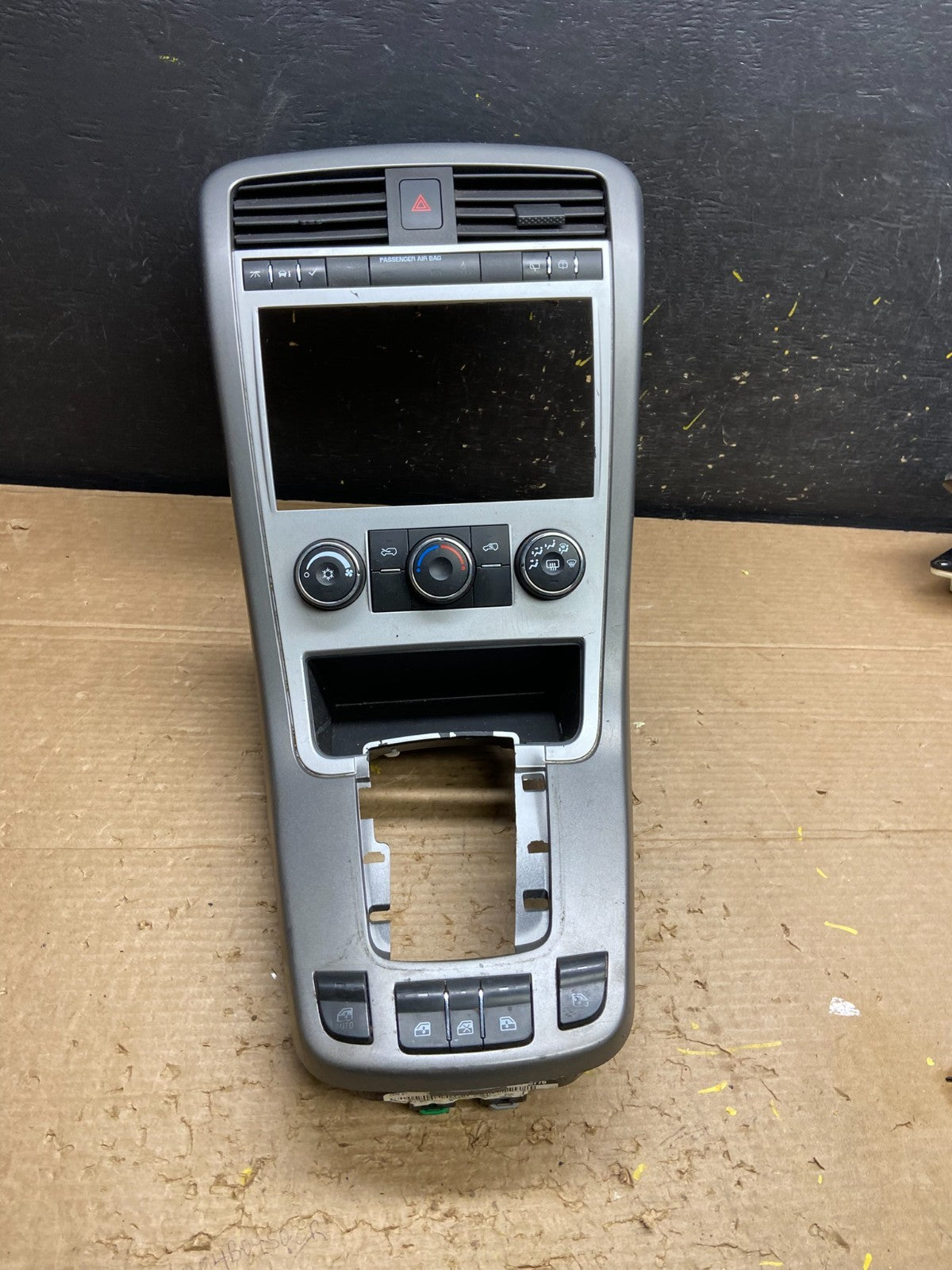 2007 to 2009 Chevrolet Equinox Radio Face Climate Control Panel Bezel W1984 DG0