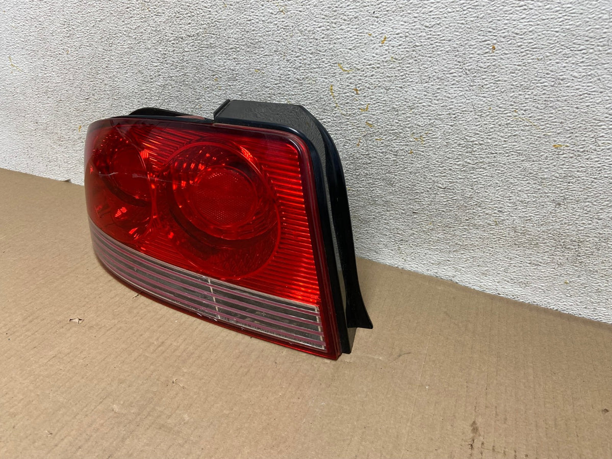 2002 to 2005 Hyundai Sonata Left Driver Lh Side Tail Light AH4371 LK2