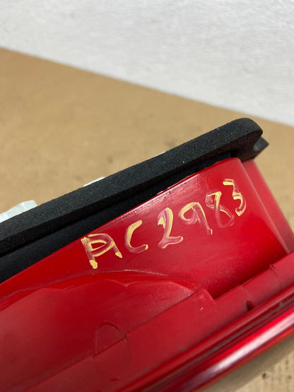 2001 to 2005 Volkswagen Passat Right RH Side Tail Light AC2983 LK7