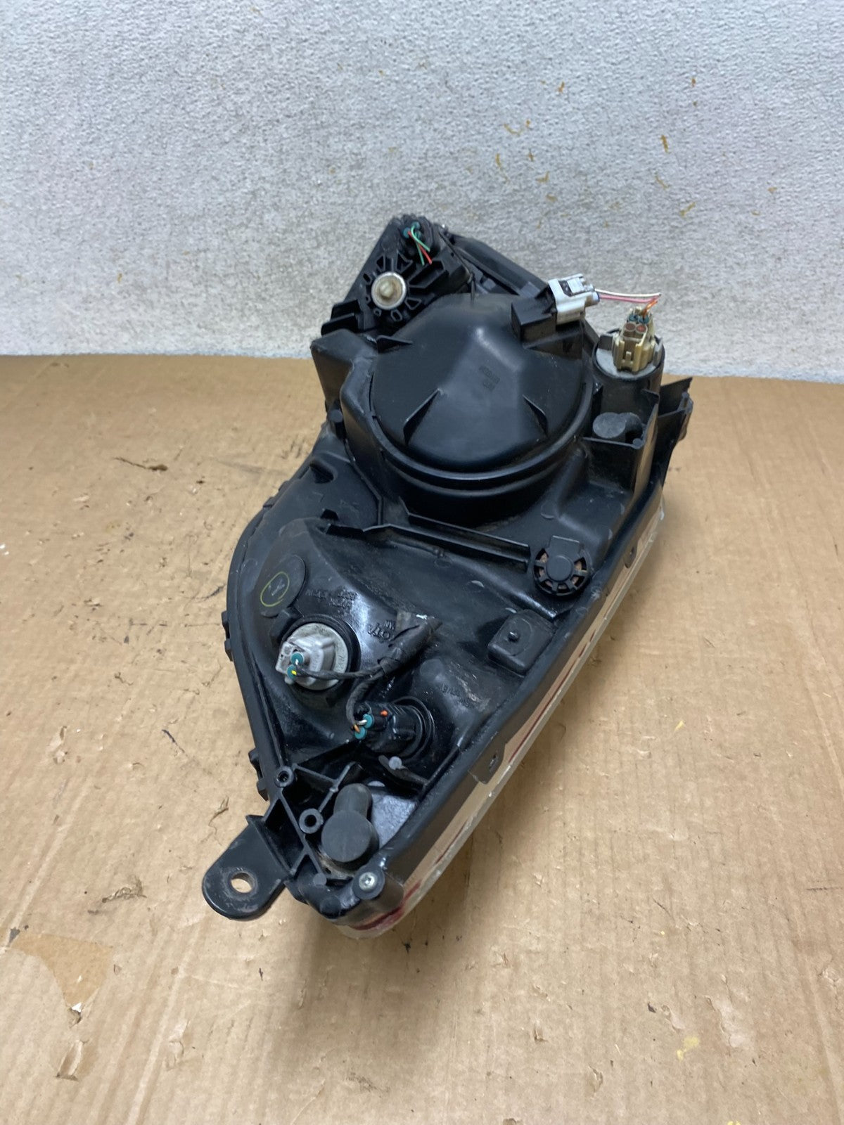 2004 - 2005 Toyota Prius Left Driver Lh Xenon HID Headlight AI9082 DW9