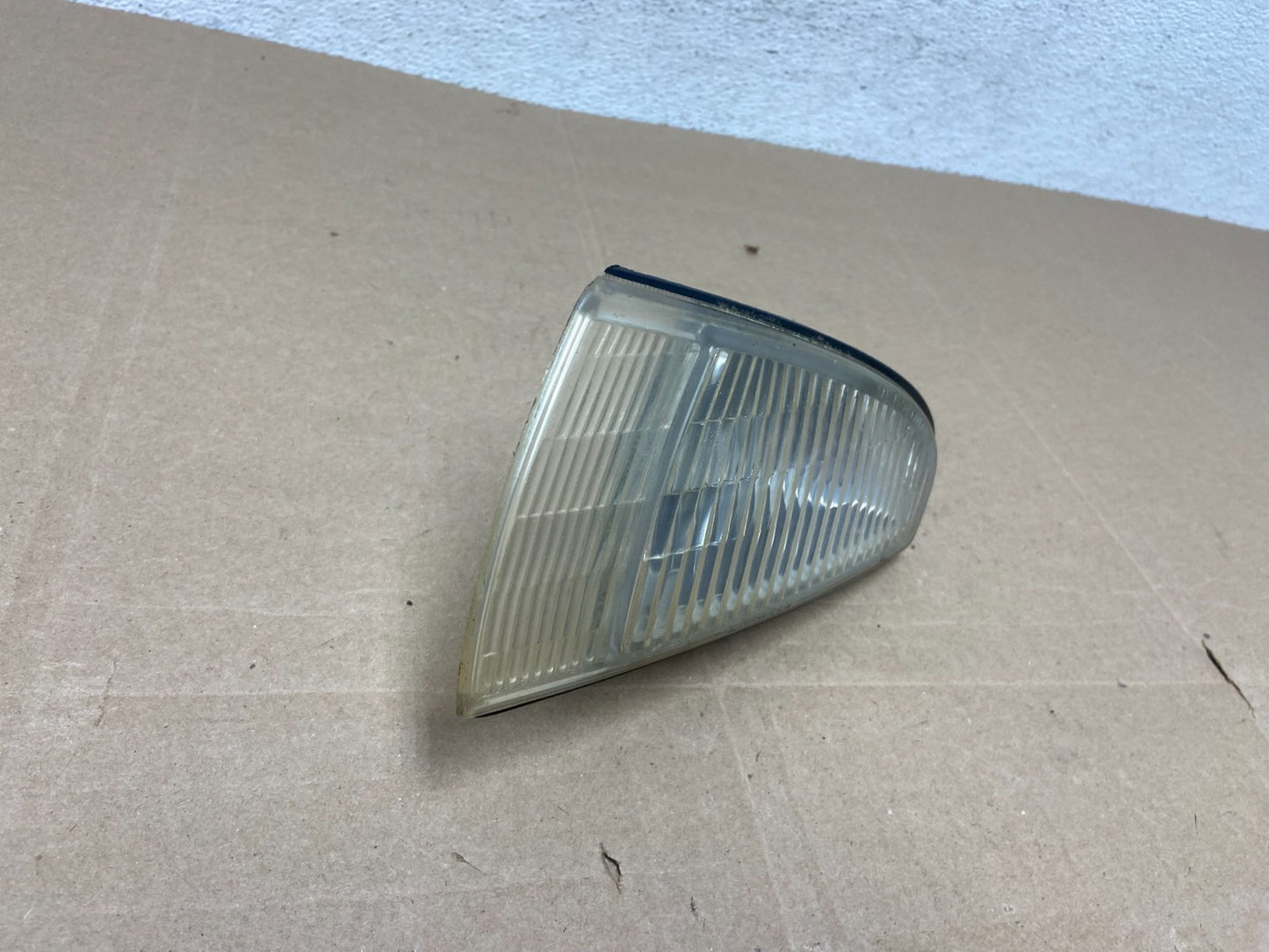 1995 to 1999 Buick Riviera Left Driver Side Turn Signal Headlight AE48592