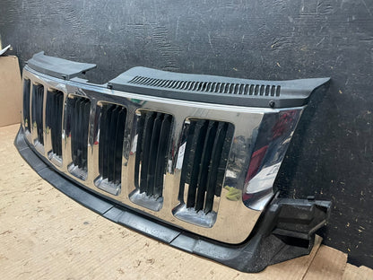 2011 to 2013 Jeep Grand Cherokee Front Upper Grill Grille OEM z5692 DG1