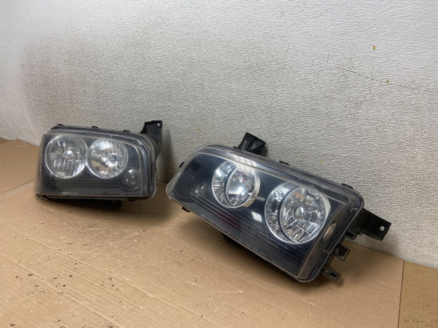 2007 to 2010 Dodge Charger Left+Right Set Side Headlights AA8767 DW1
