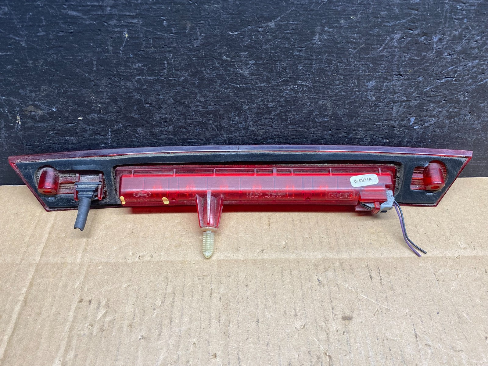 2007 to 2011 Ford Edge Rear Third Brake 3rd Light Lamp AD5100 DG1