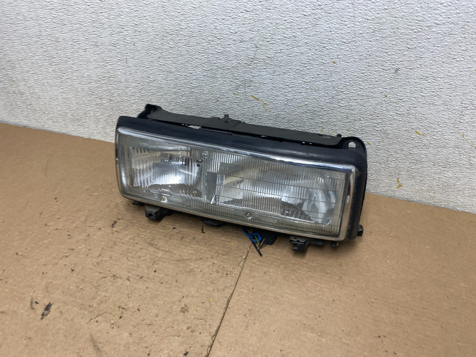 1988 to 1991 Cadillac Seville Eldorado Left Driver LH Side Headlight P6461 DW1