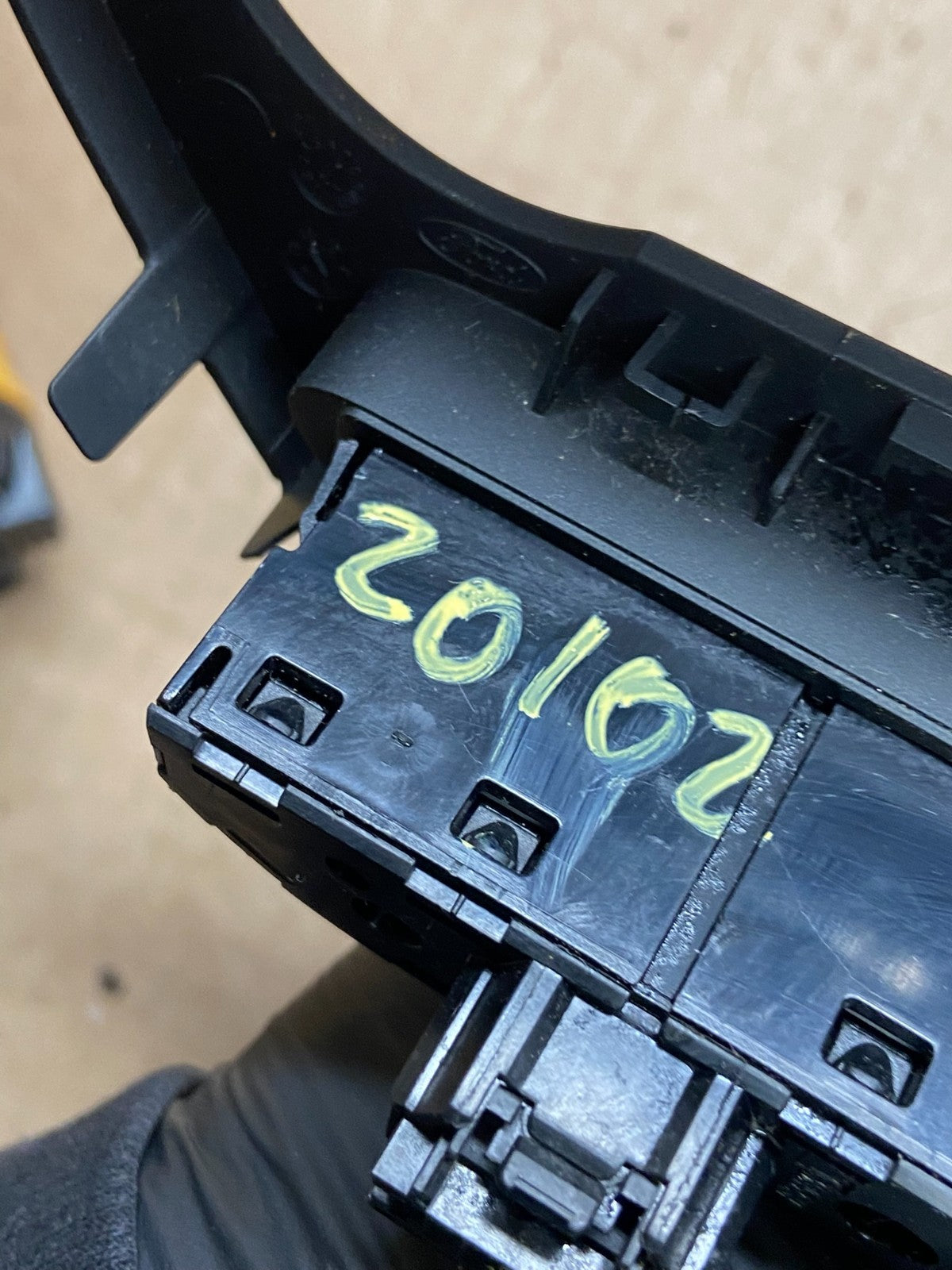 2013 to 2016 Ford Escape Climate Control Trim Panel W/ Switches z0102 DG6