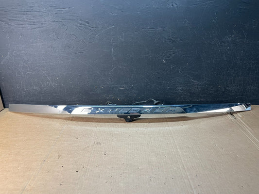 2011-2014 Ford Explorer Rear Tailgate Gate Trim Molding With Camera OE ae8465 DG0