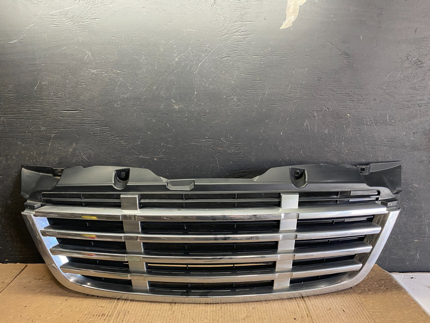 2009 to 2011 Freightliner Sprinter Front Upper Chrome Grill Grille P8790 DG0