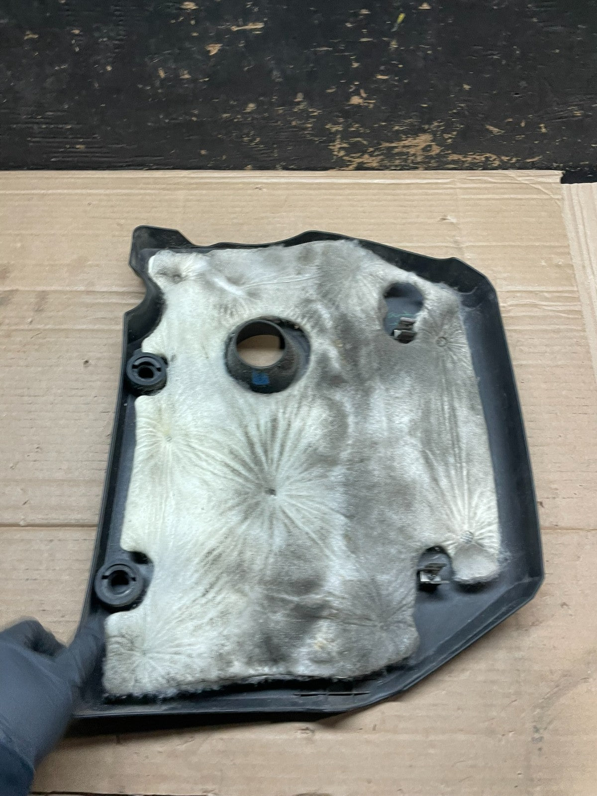 2004 to 2009 Mazda 3 DOHC 16 VALVE Engine Shield Top Cover Oem V2821 DG6