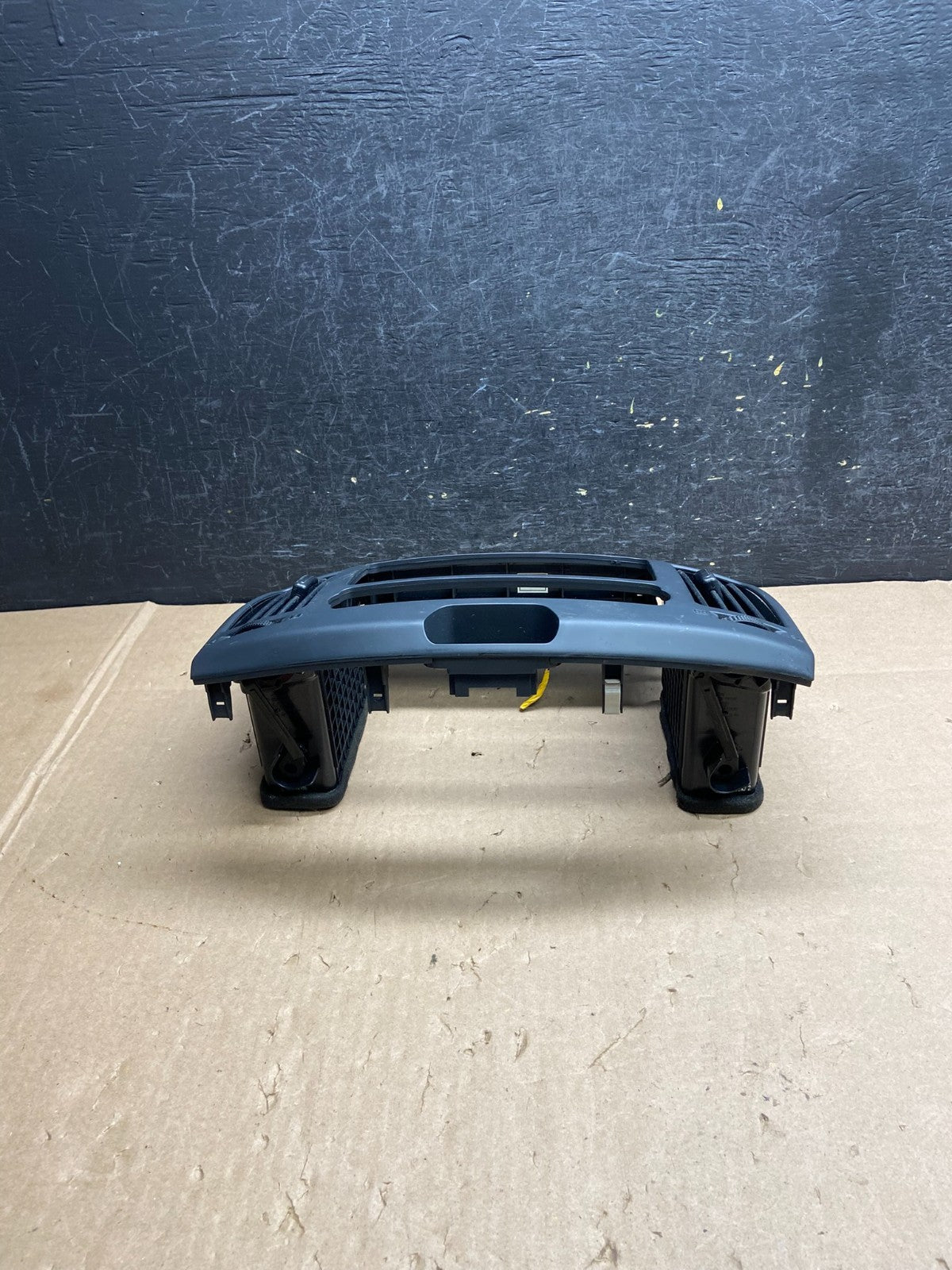 2007-2010 Hyundai Elantra Radio Heat AC Climate Control Air Vent Bezel AI6394 DG3