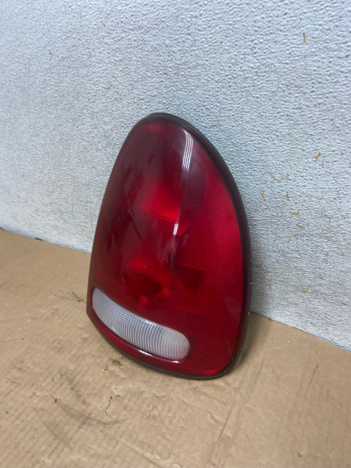 1998 to 2003 Dodge Durango Tail Light Right Passenger RH Side AI7066 LK1