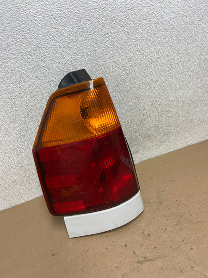 2002 to 2009 Gmc Envoy Left Driver Lh Side Tail Light AG4160 LK2