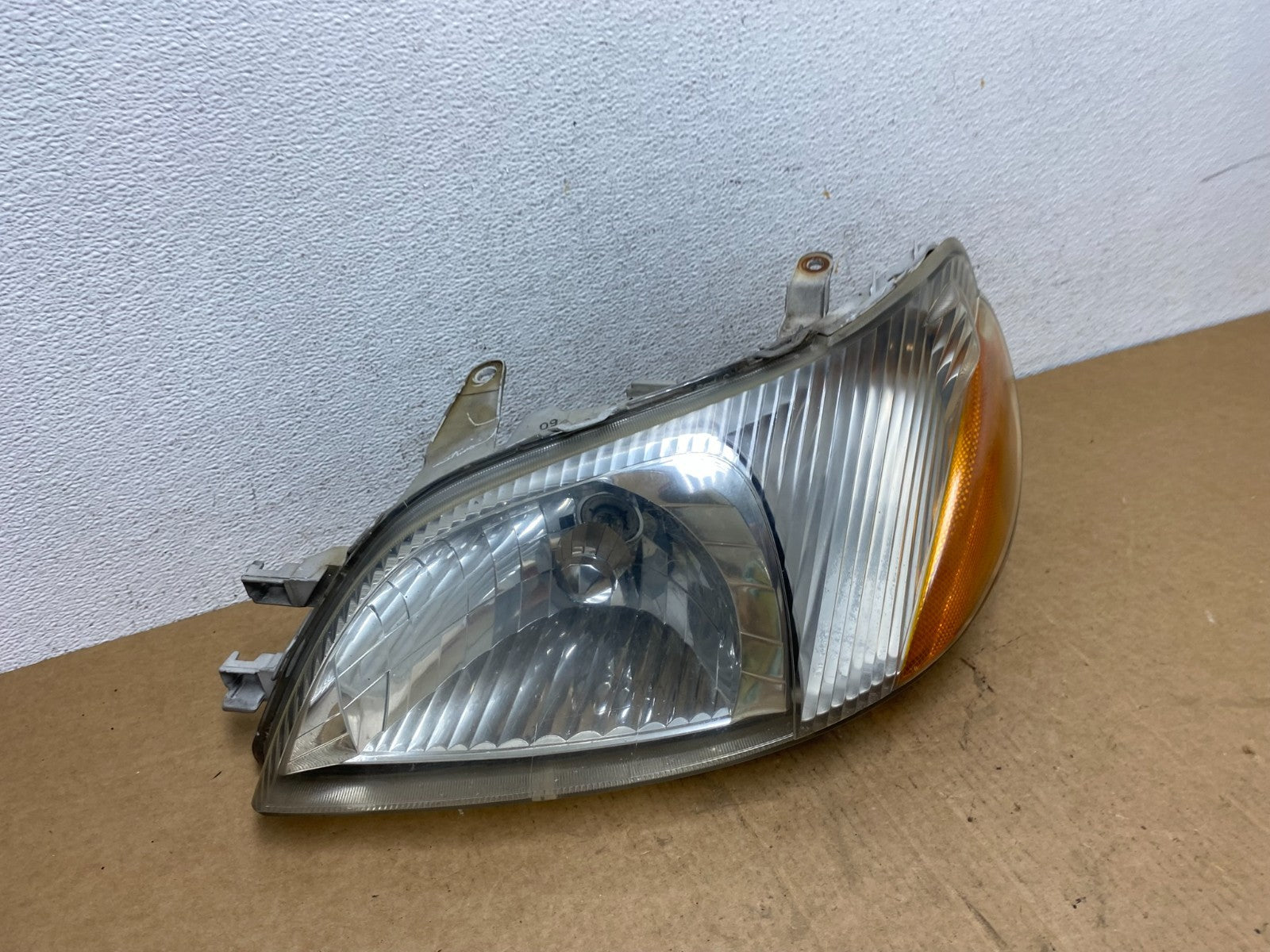2000 2001 2002 Toyota Echo Left Driver LH Side Headlight AD6101 DW2