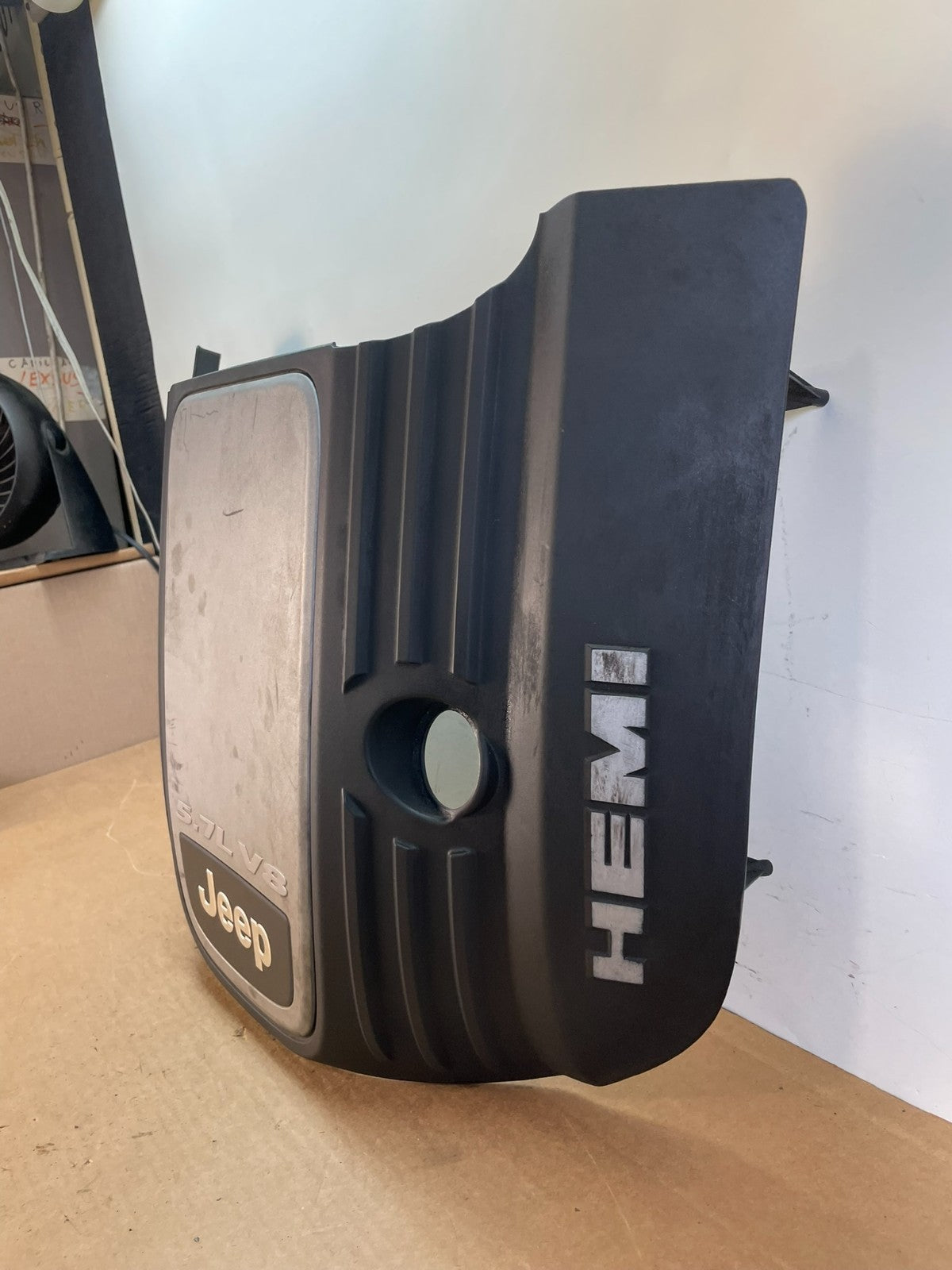 2005 to 2010 Jeep Grand Cherokee 5.7L Hemi Engine Cover Plastic Shield ag0921 DG1