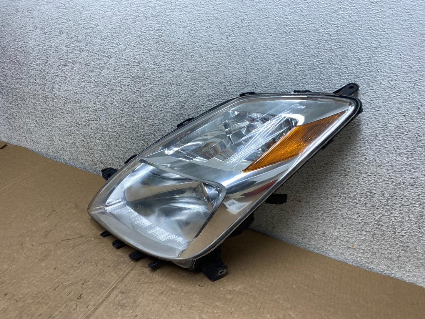 2004 - 2005 Toyota Prius Left Driver Lh Halogen Headlight V3002 DW1