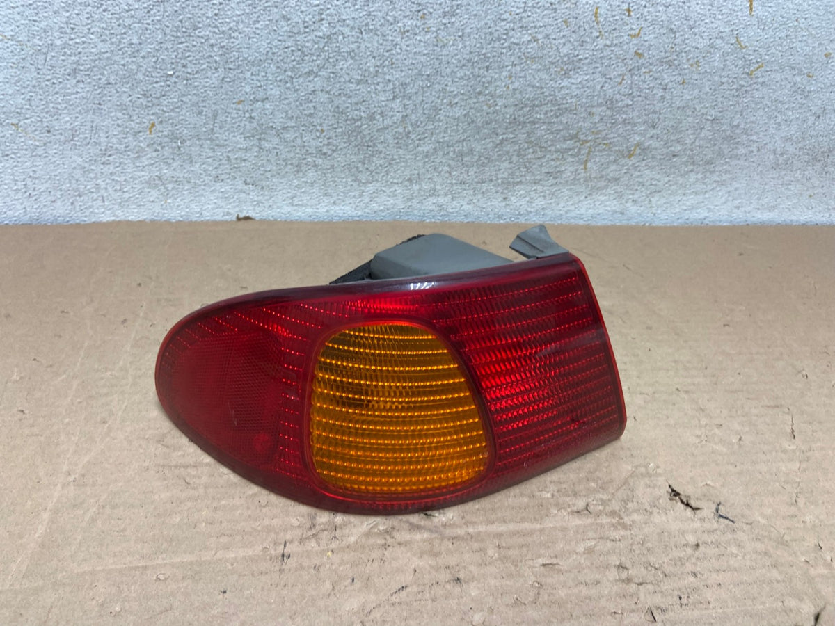 1998 1999 2000 Toyota Corolla Left Driver Lh Side Tail light AI0932 LK0